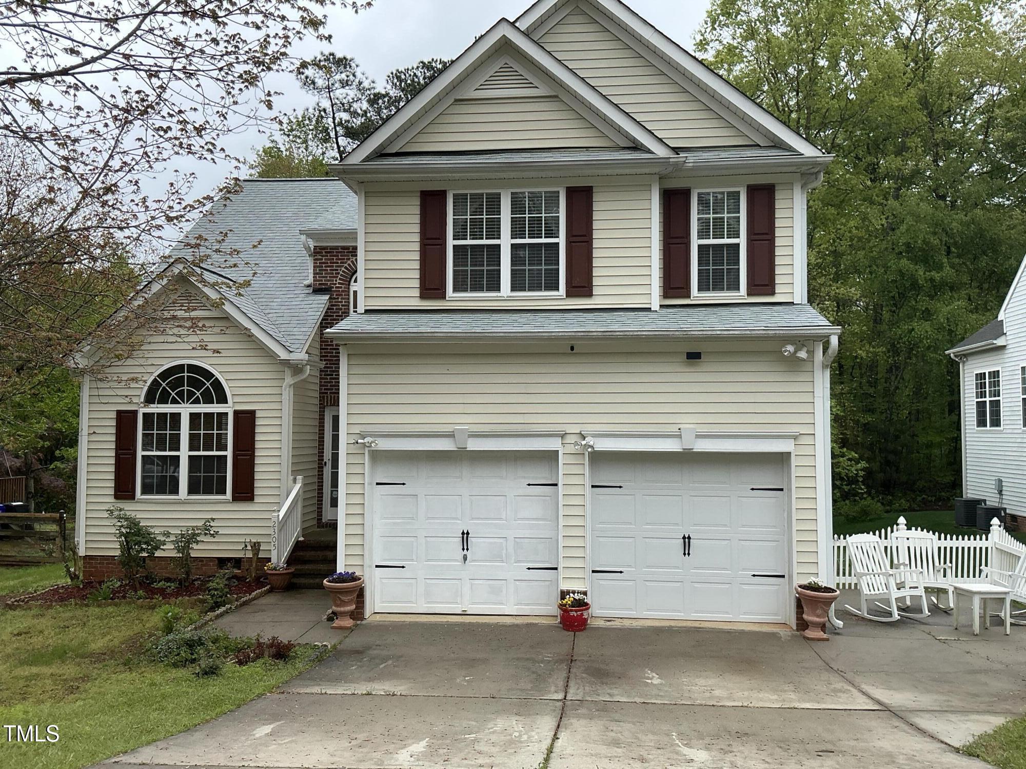 2305 Summit Drive Property Photo