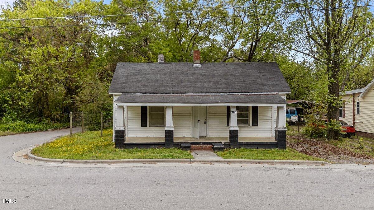 905 David Street Property Photo