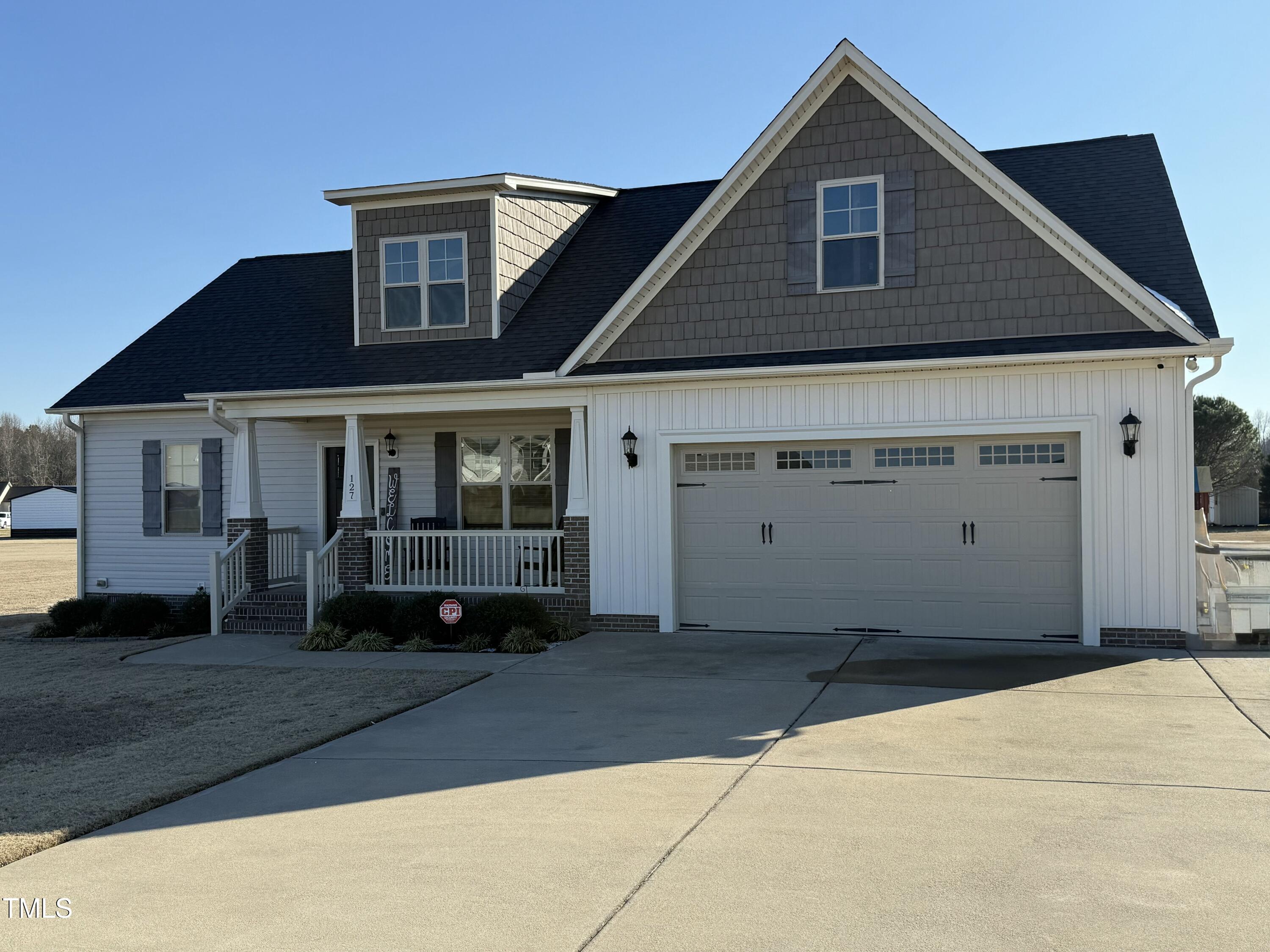 127 Clipper Lane Property Photo