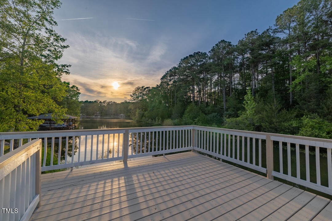 114 Sunset Circle Property Photo 1