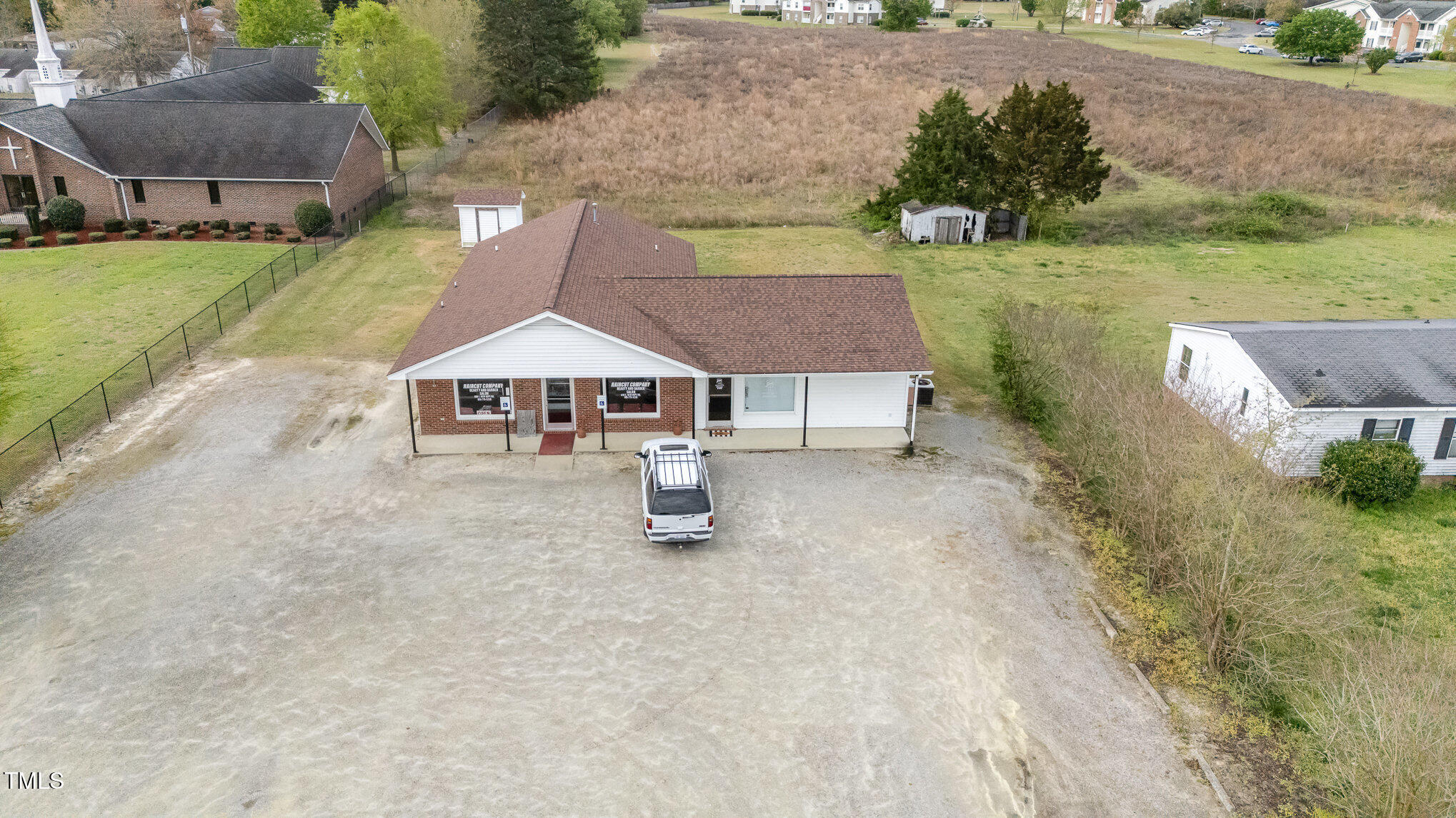 698 E New Hope Road Property Photo
