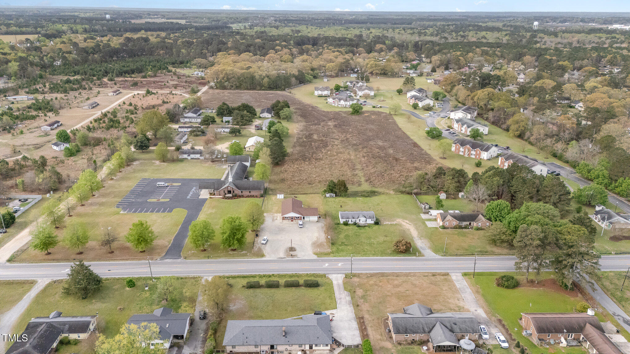 698 E New Hope Road Property Photo 2