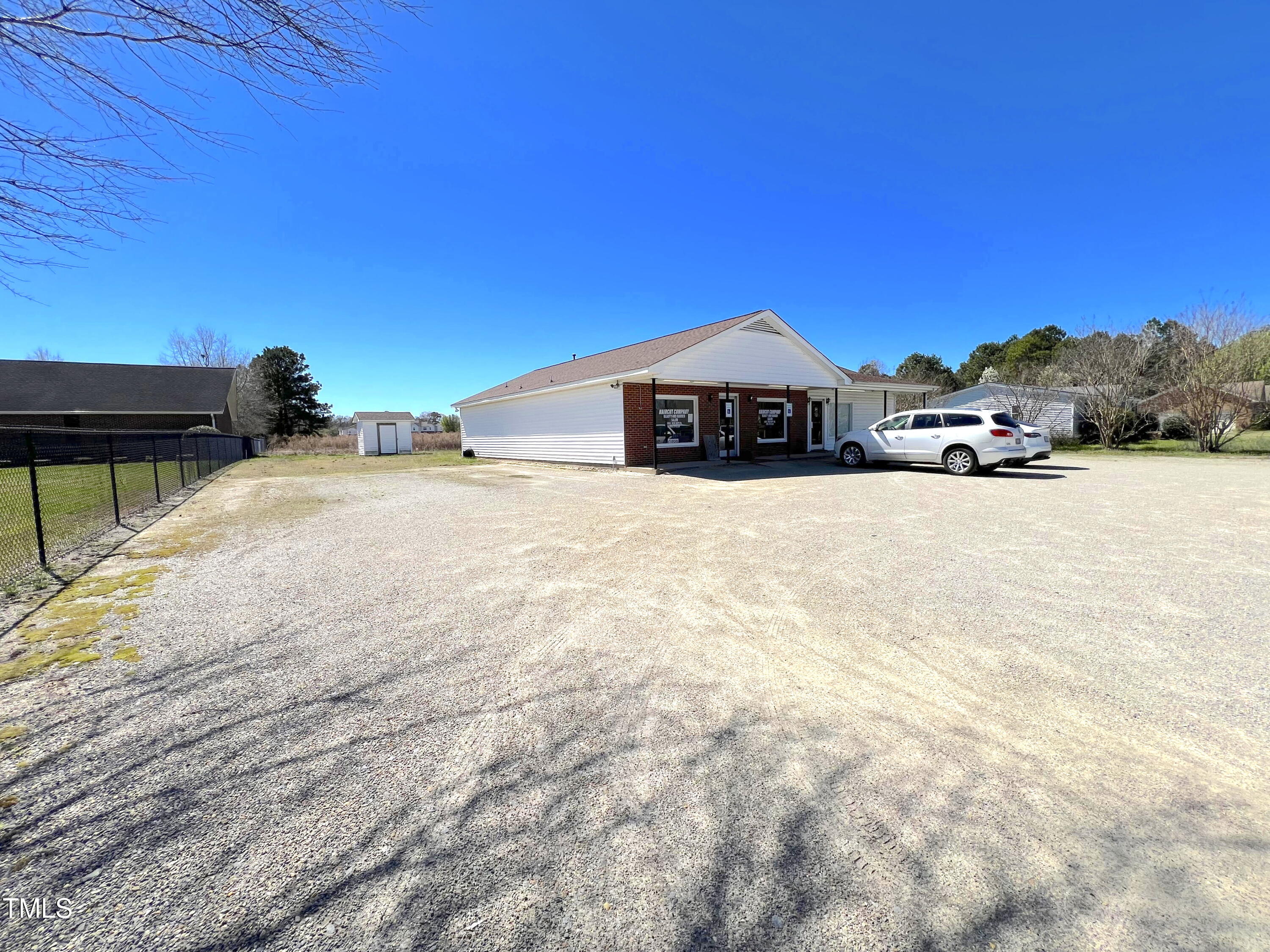 698 E New Hope Road Property Photo 19