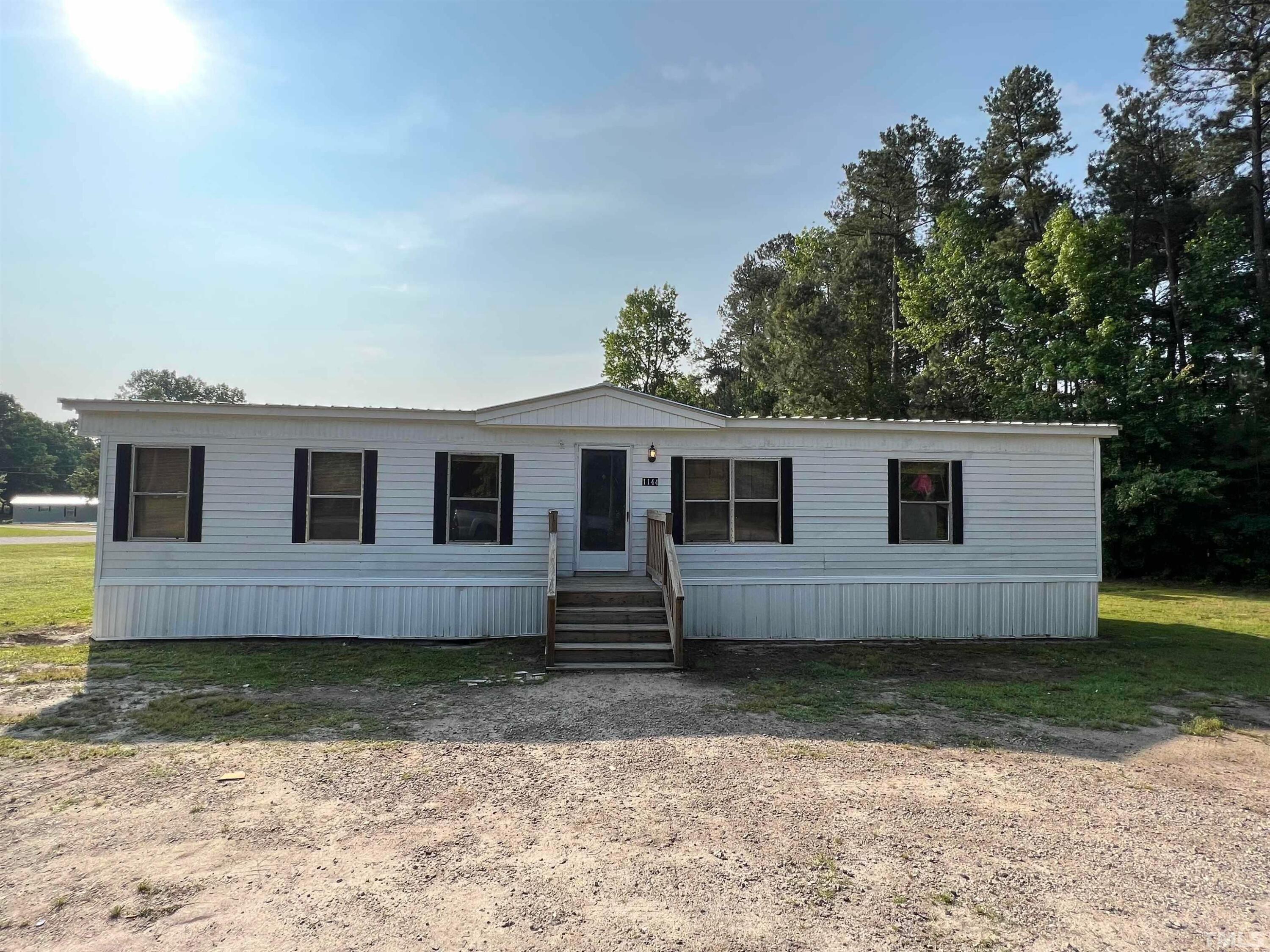 1144 Moulton Road Property Photo