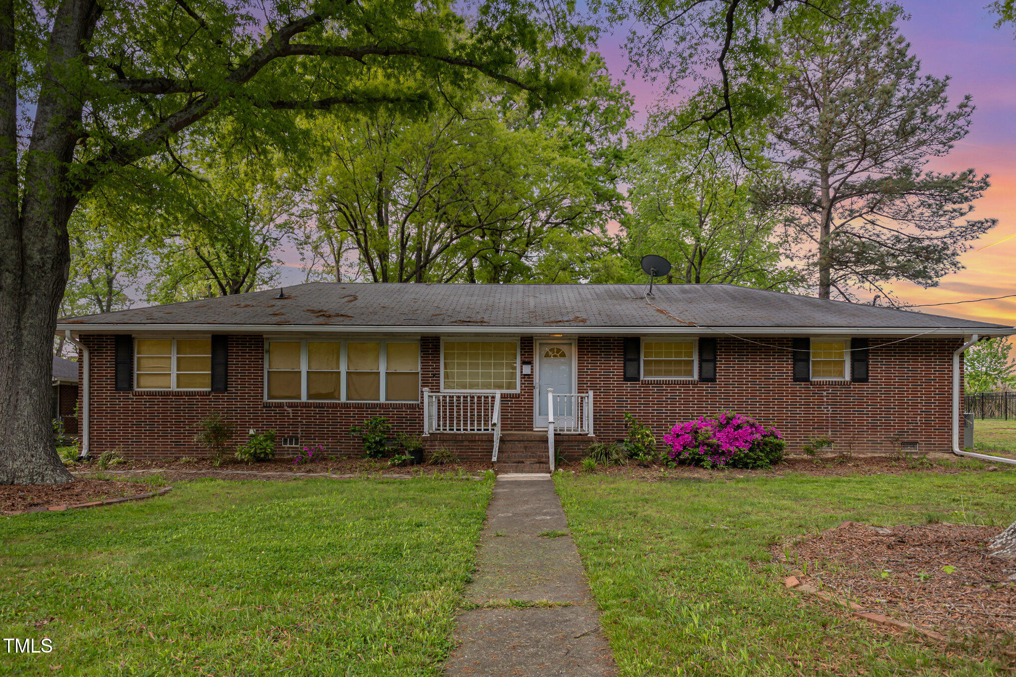 1903 Kirkwood Drive Property Photo