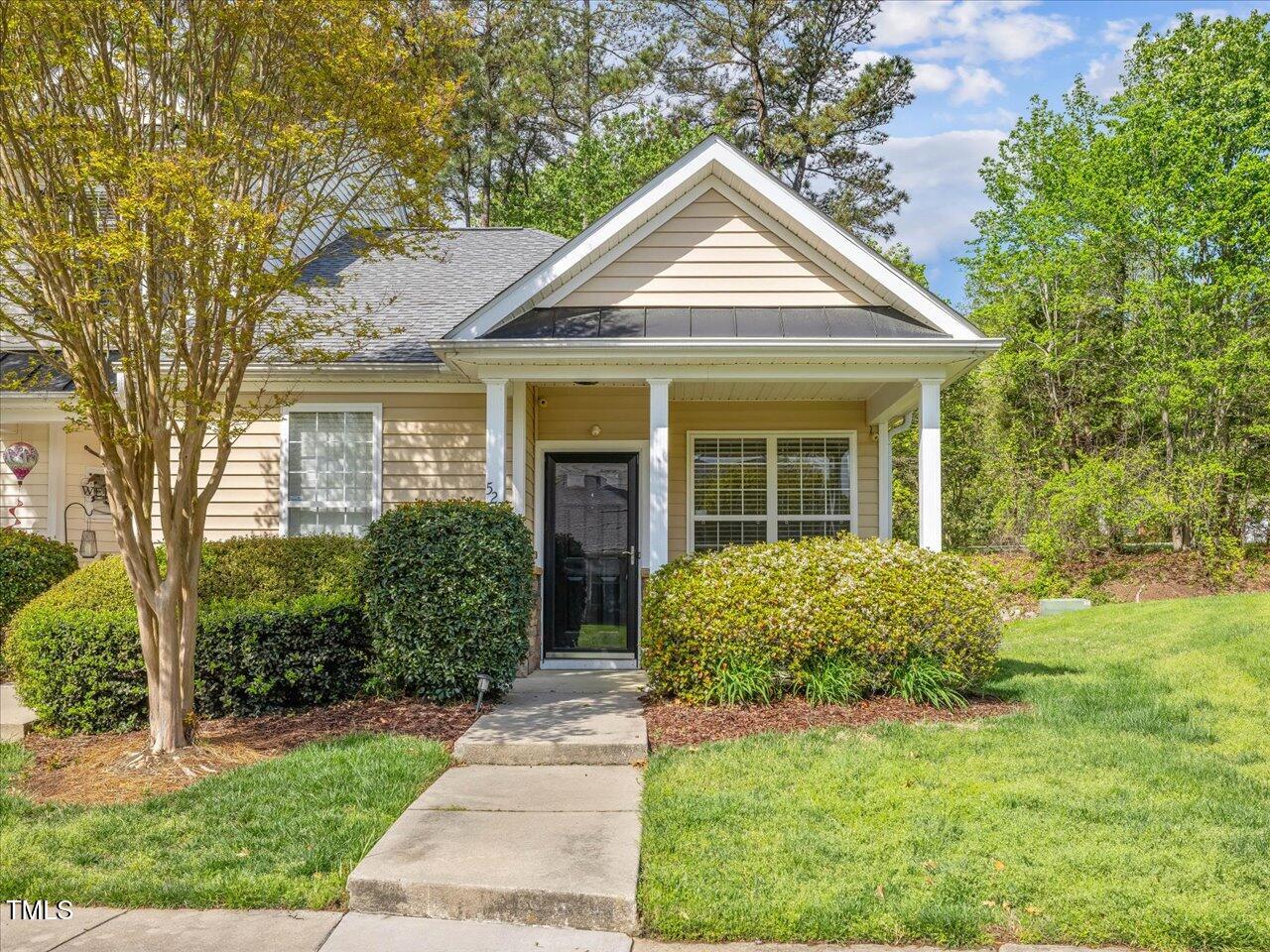 522 Auburn Square Drive Property Photo 1