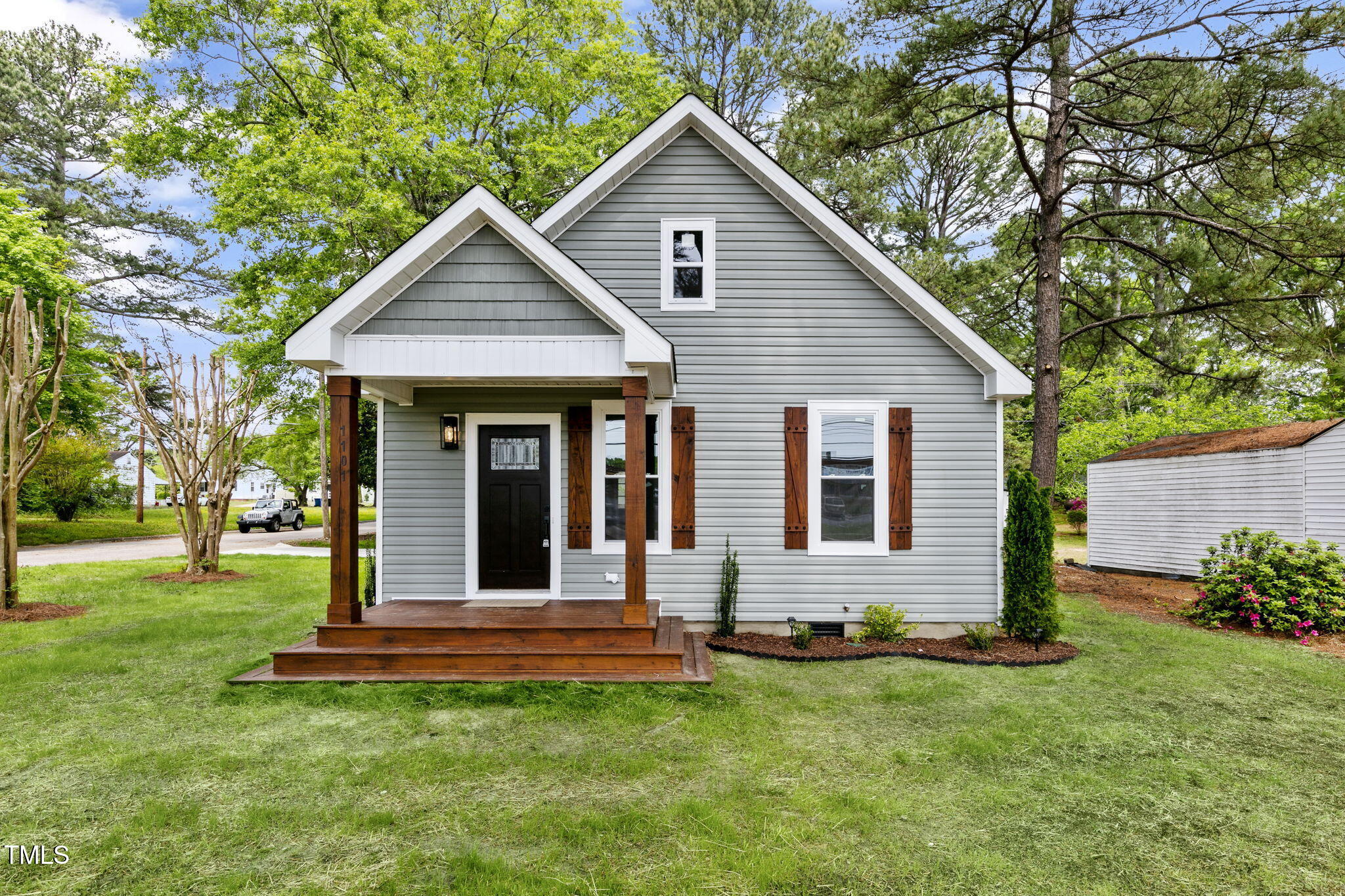 1101 Herring Avenue Ne Property Photo
