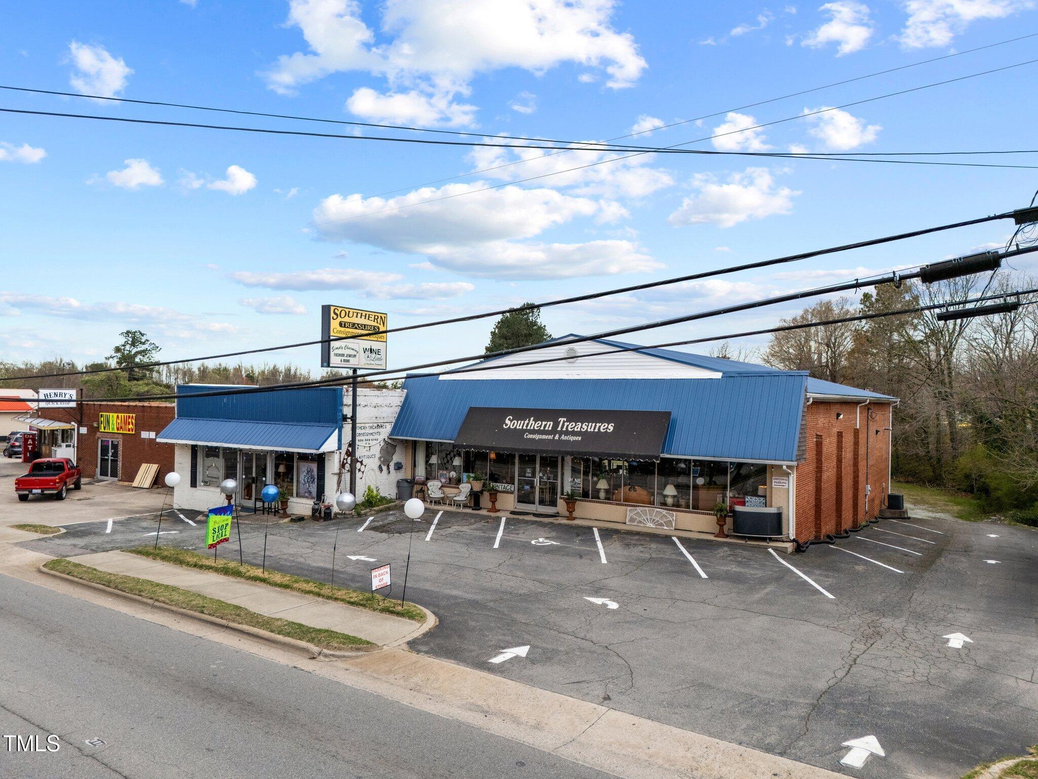 719 Durham Road Property Photo 4