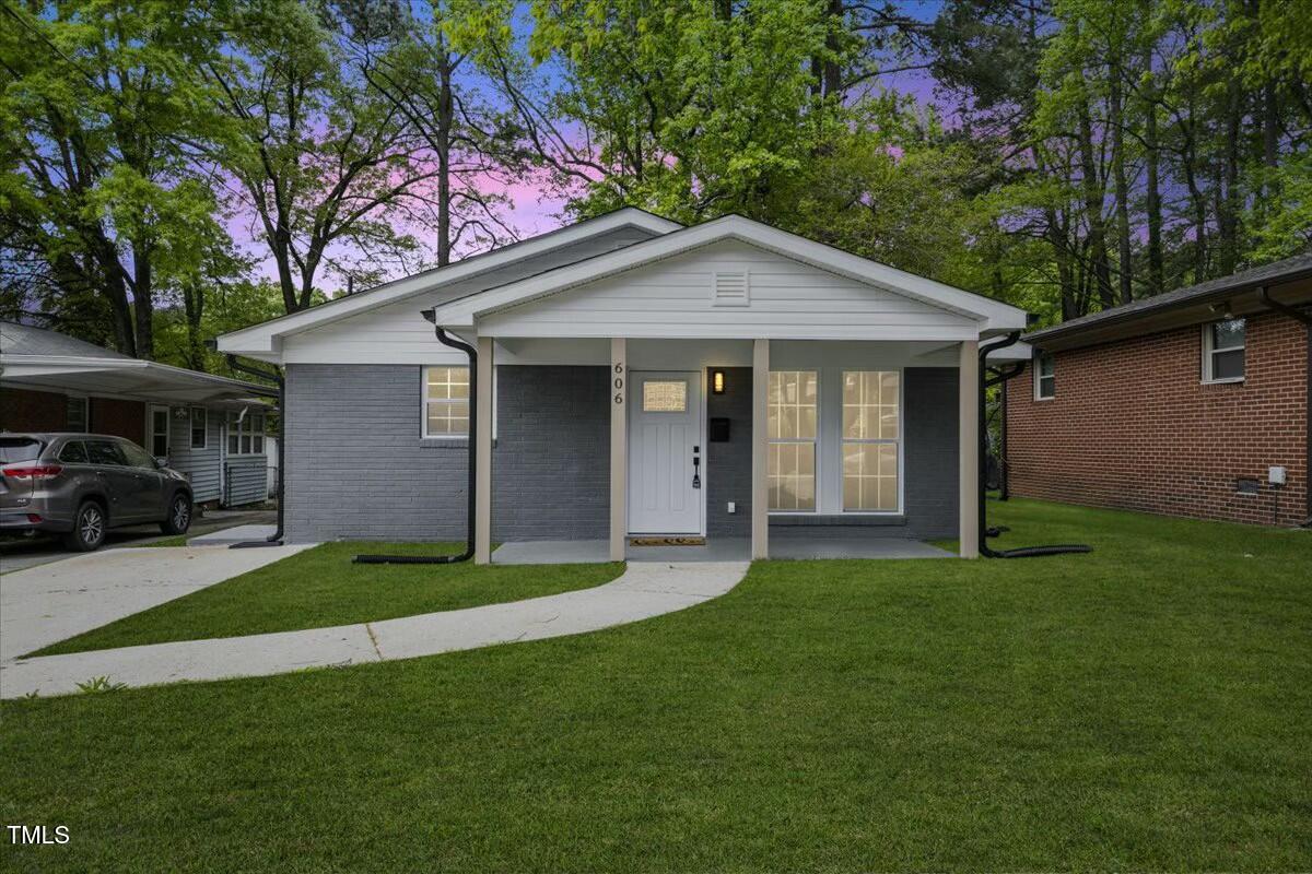 606 Cecil Street Street Property Photo