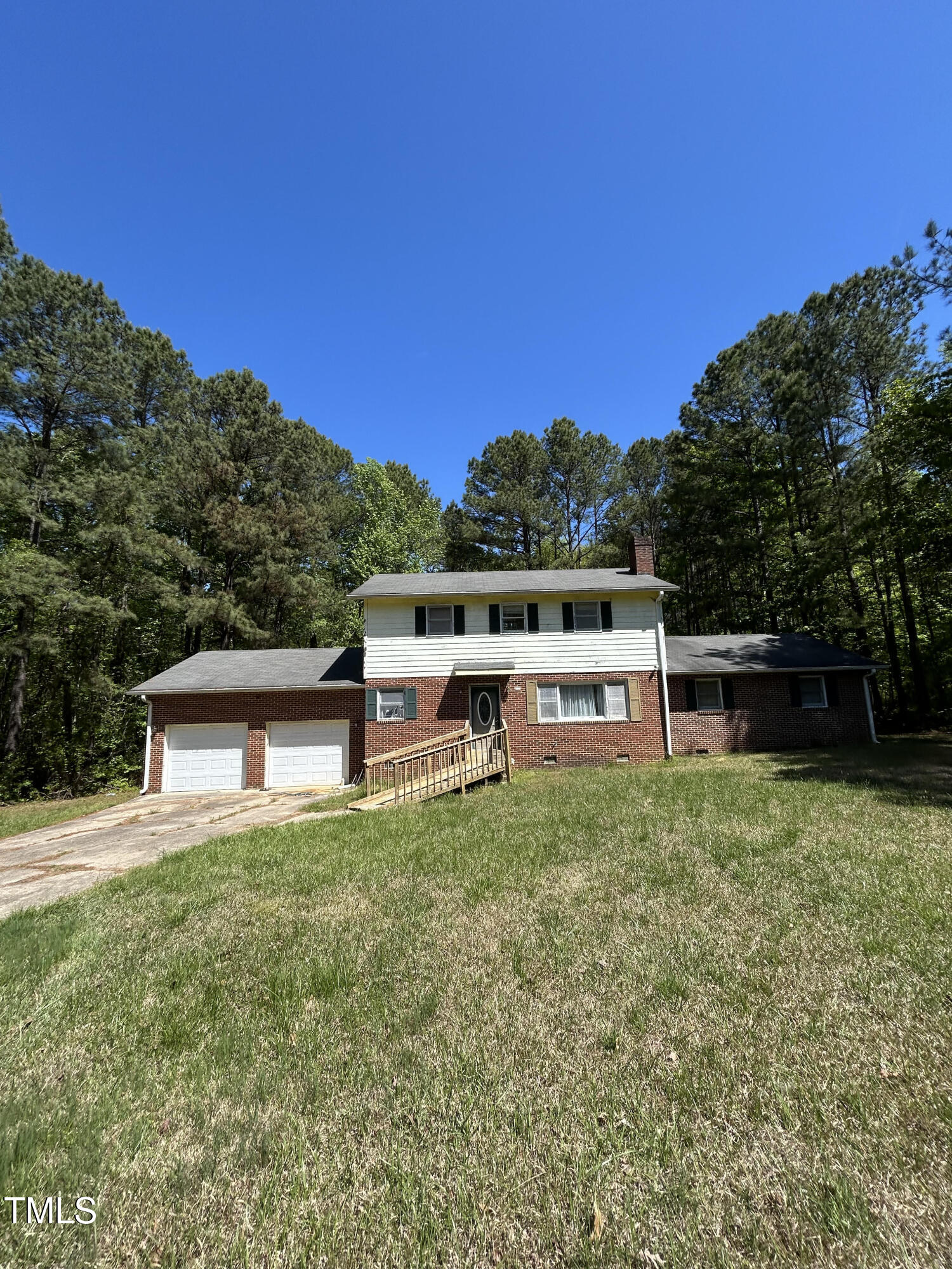 683 Osgood Road Property Photo