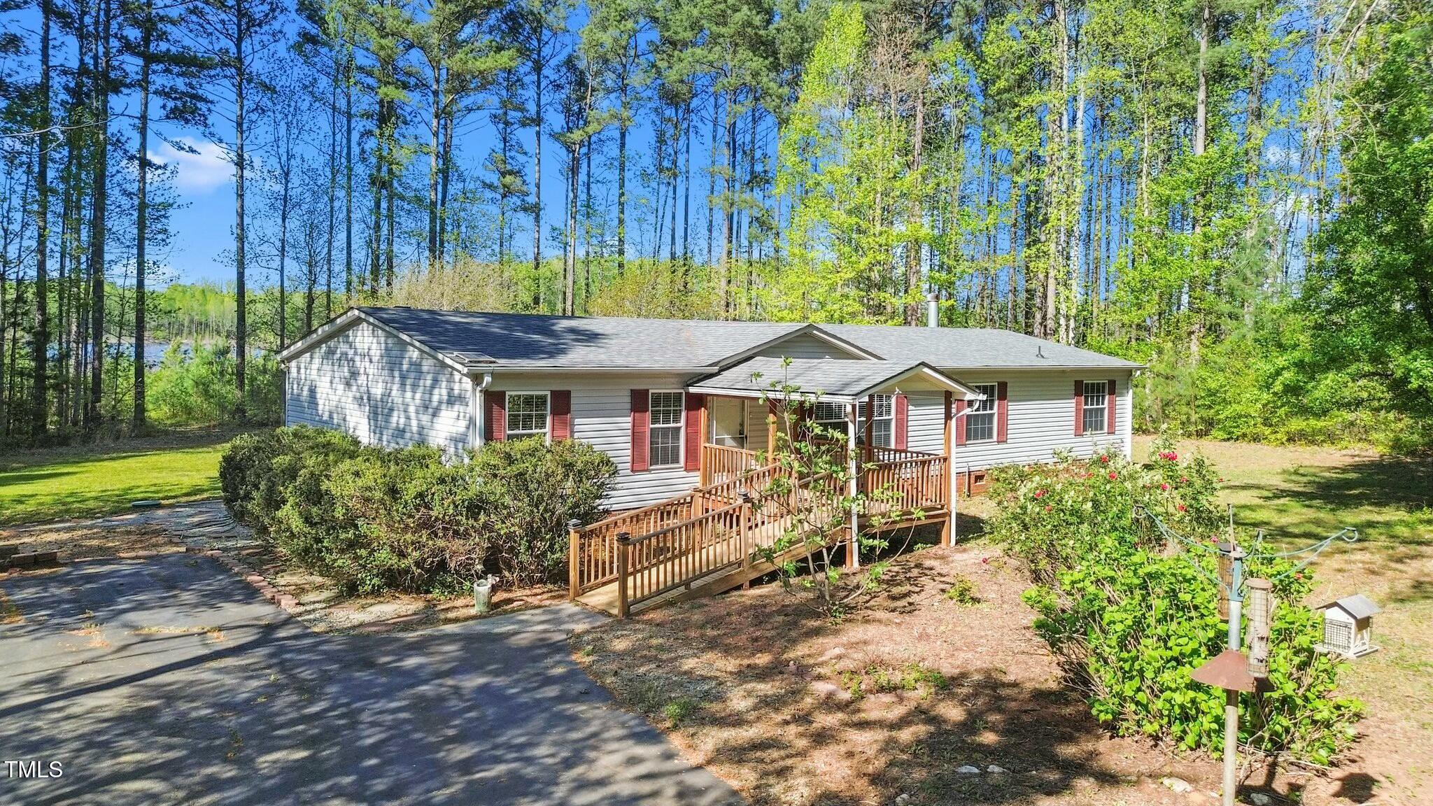 4500 Governor Hunt Street Property Photo