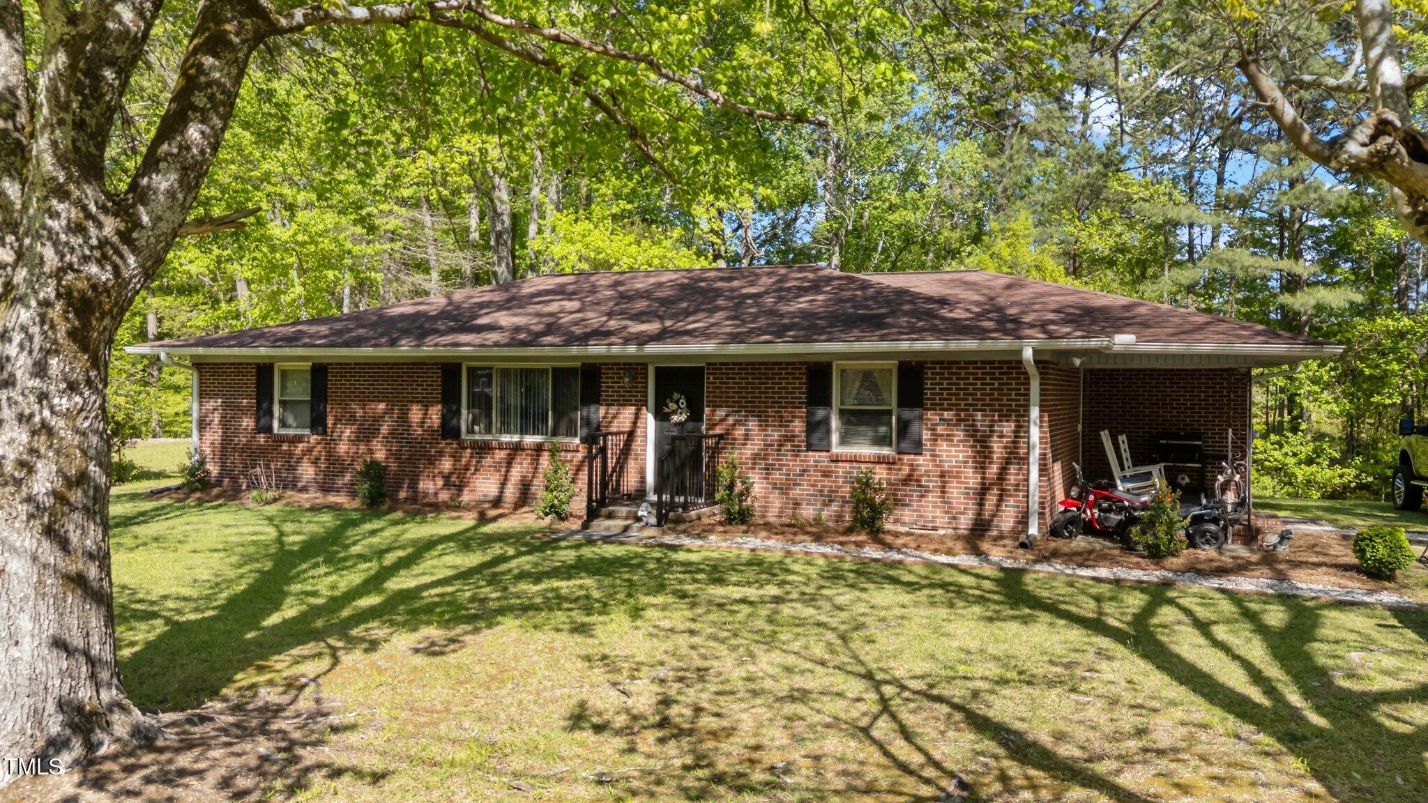906 Circle Drive Property Photo