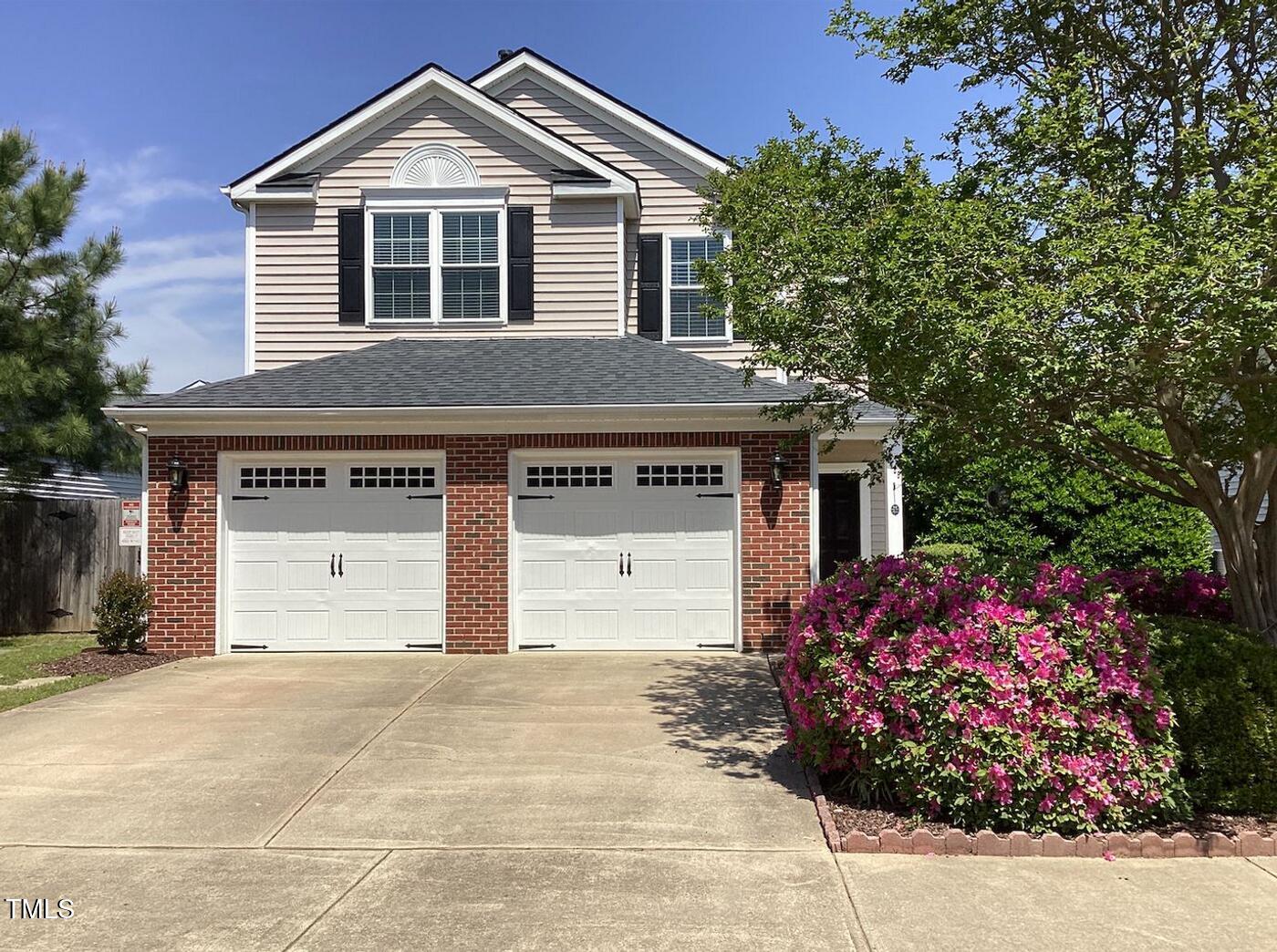 Wake- Phillips Real Estate Listings Main Image