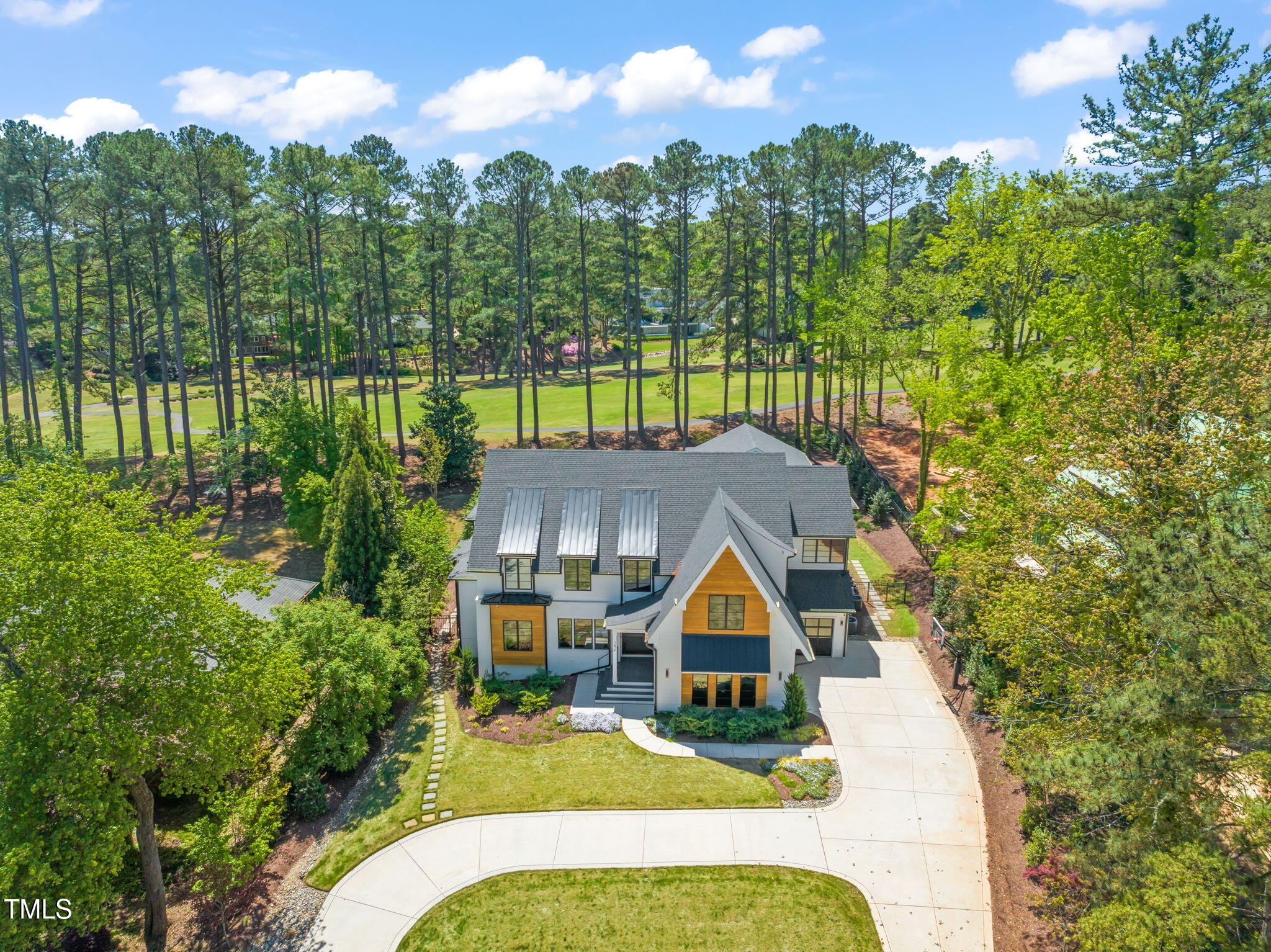 1616 Hunting Ridge Road Property Photo 1