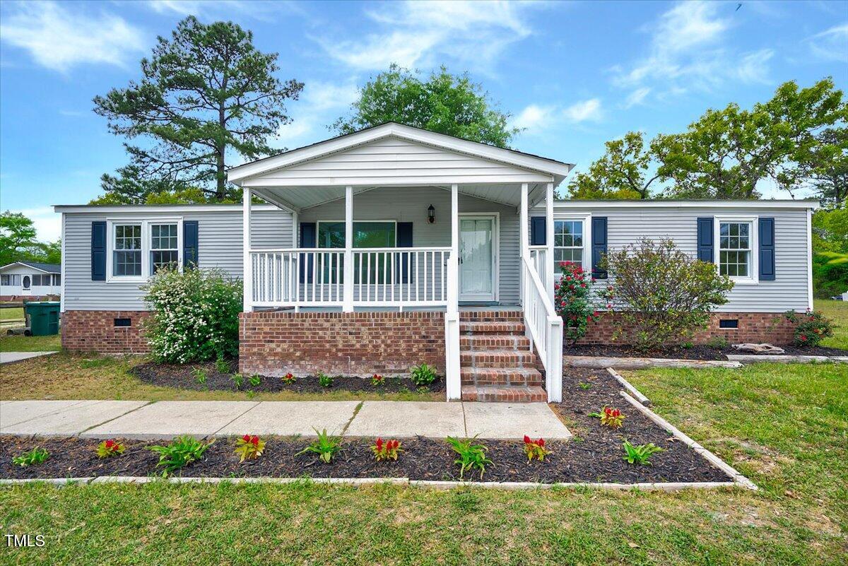 819 Shakertown Road Property Photo