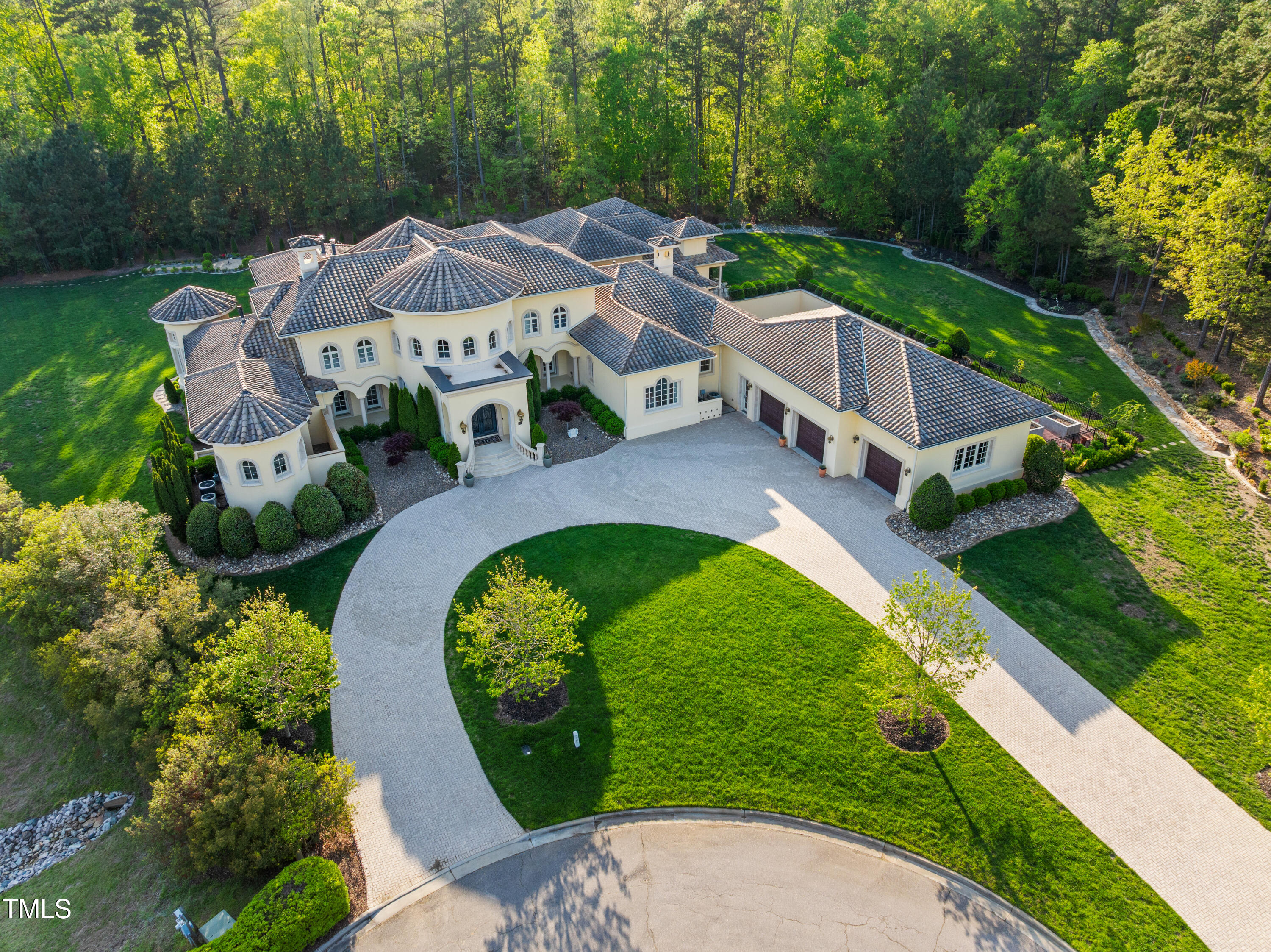 27707 Real Estate Listings Main Image