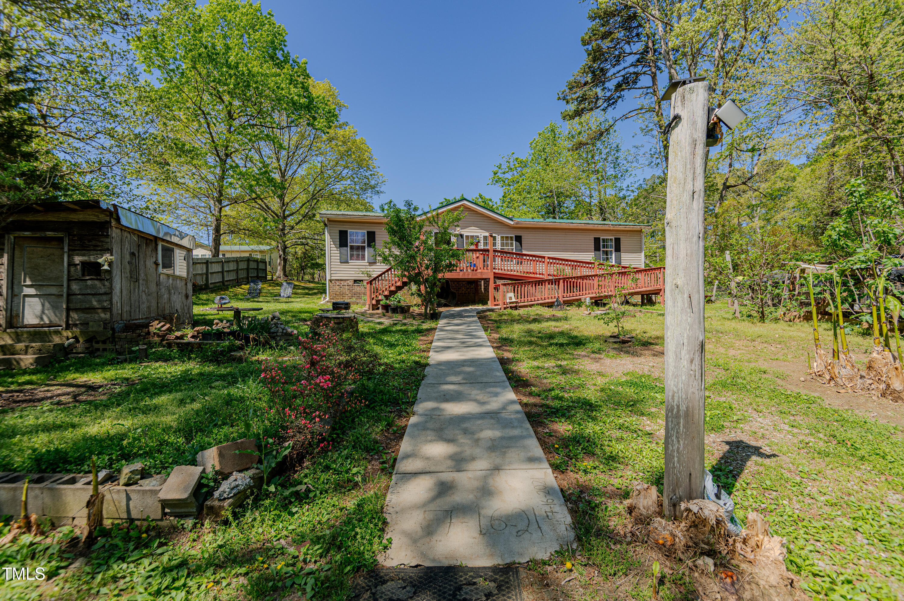 3723 Buckhorn Road Property Photo
