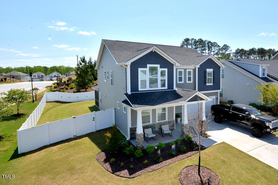 490 Mallard Loop Dr Drive Property Photo