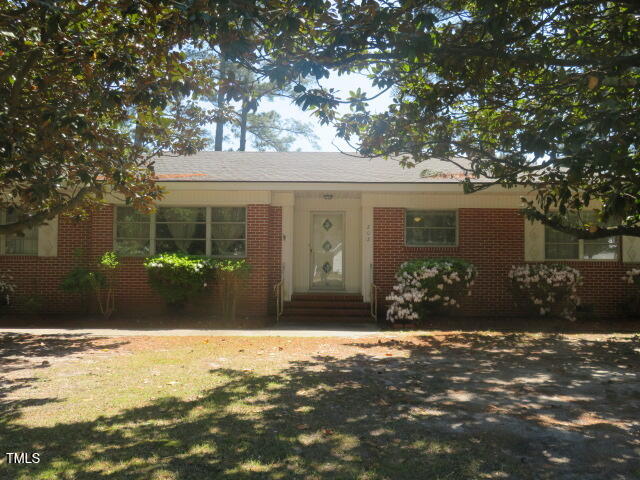 202 E College Street Property Photo