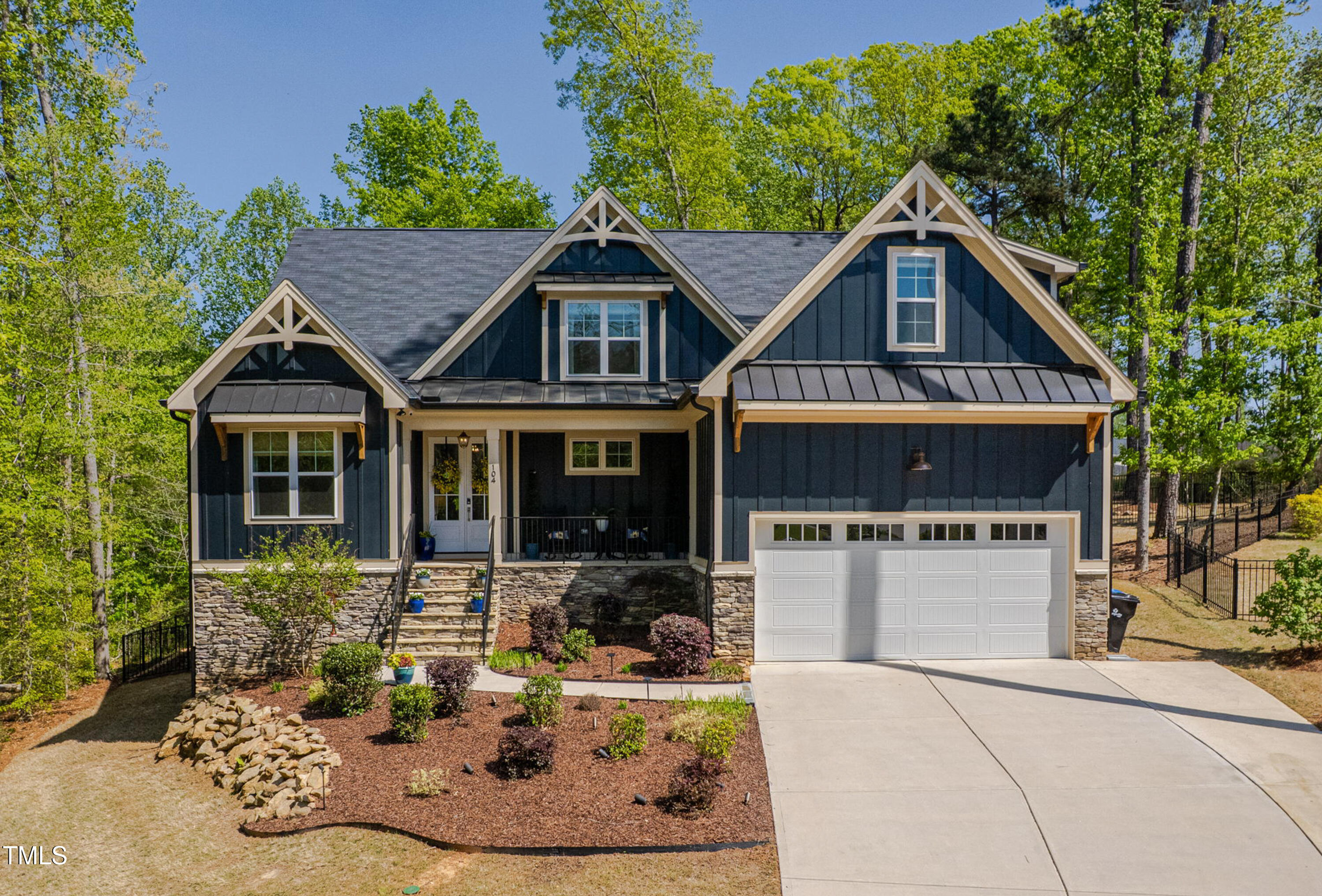 104 Blue Finch Court Property Photo