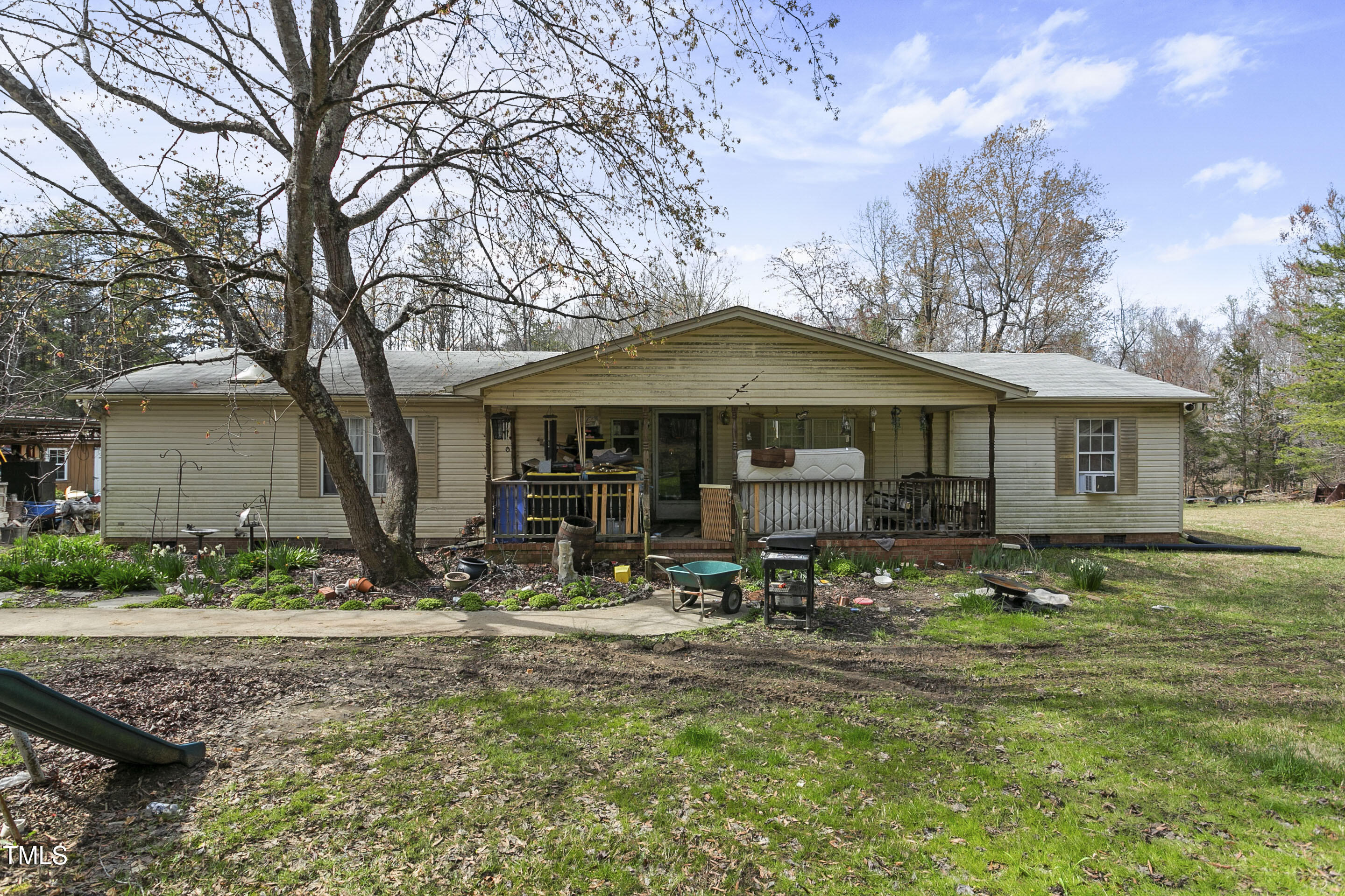 7141 Power Line Road Property Photo
