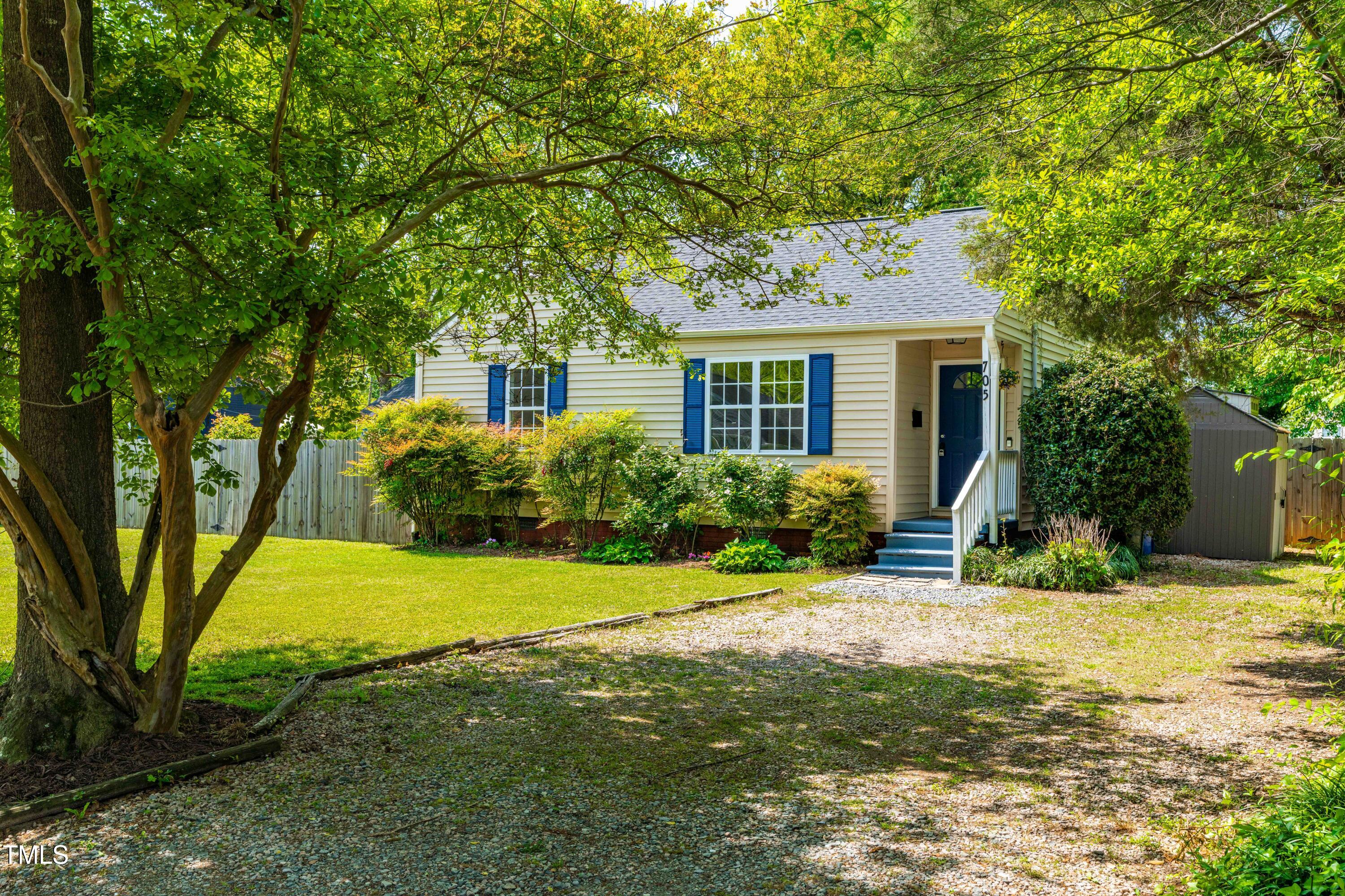 705 Hartford Road Property Photo