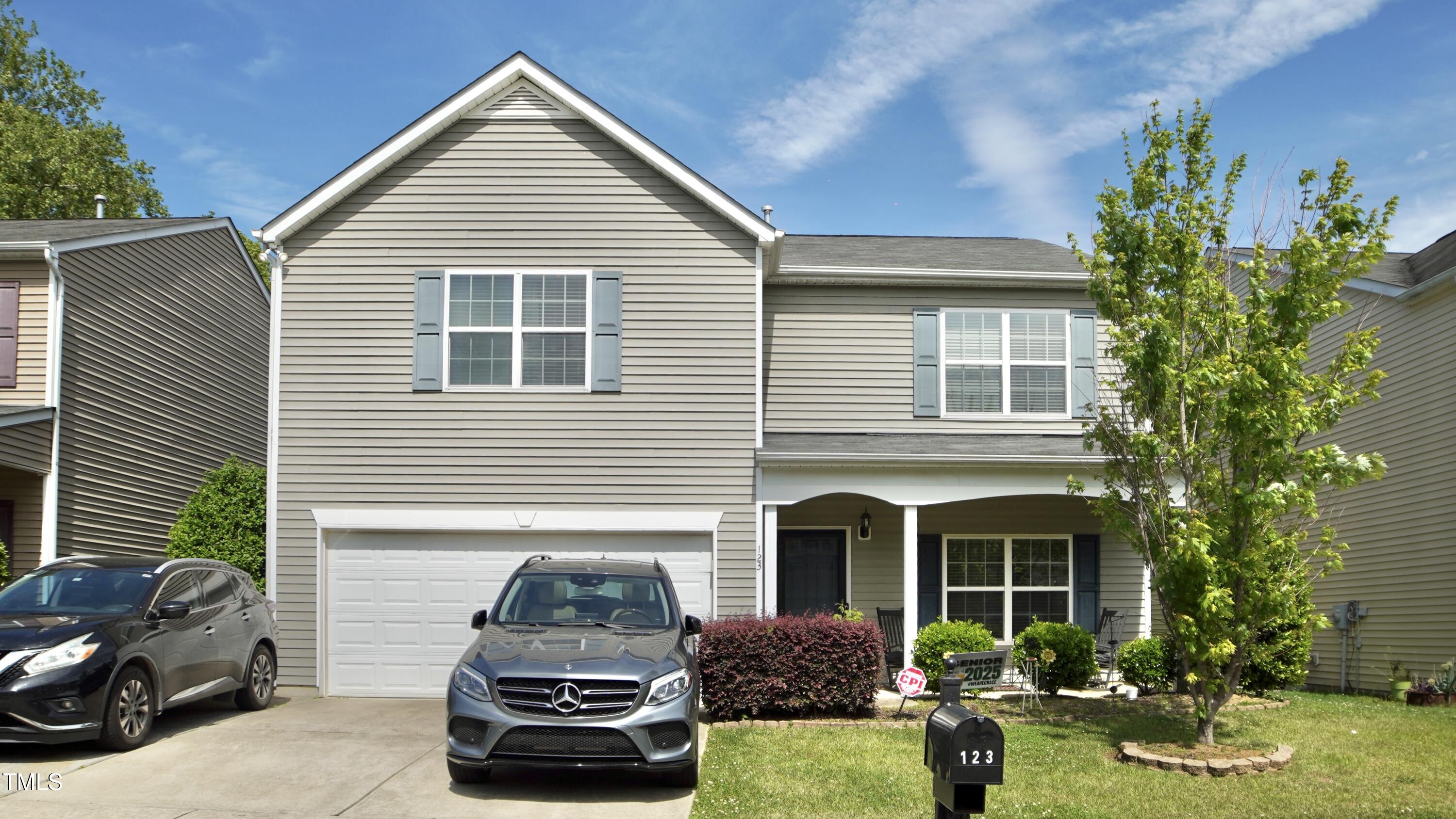 123 Charndon Way Property Photo