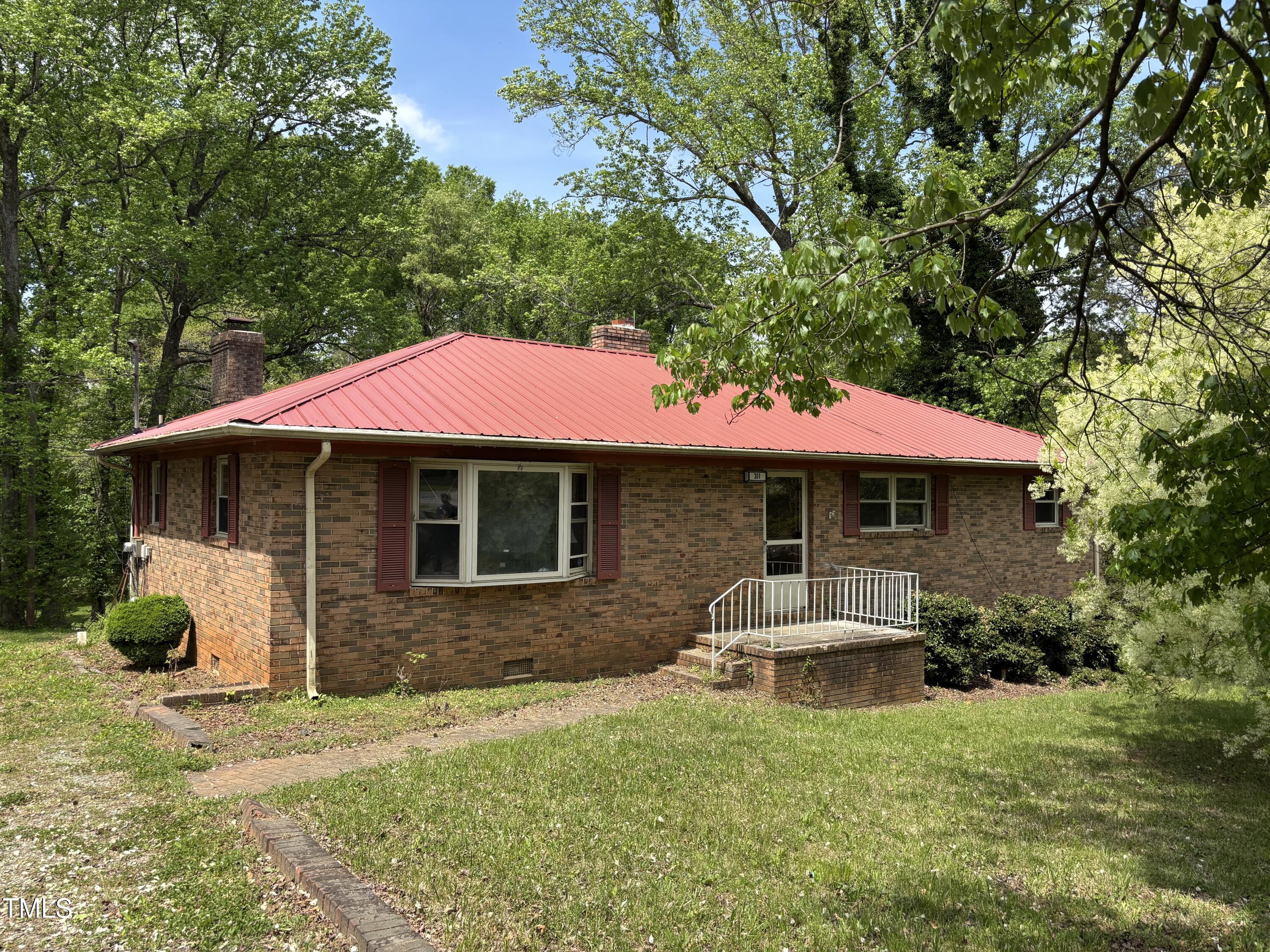 311 N Nash Street Property Photo