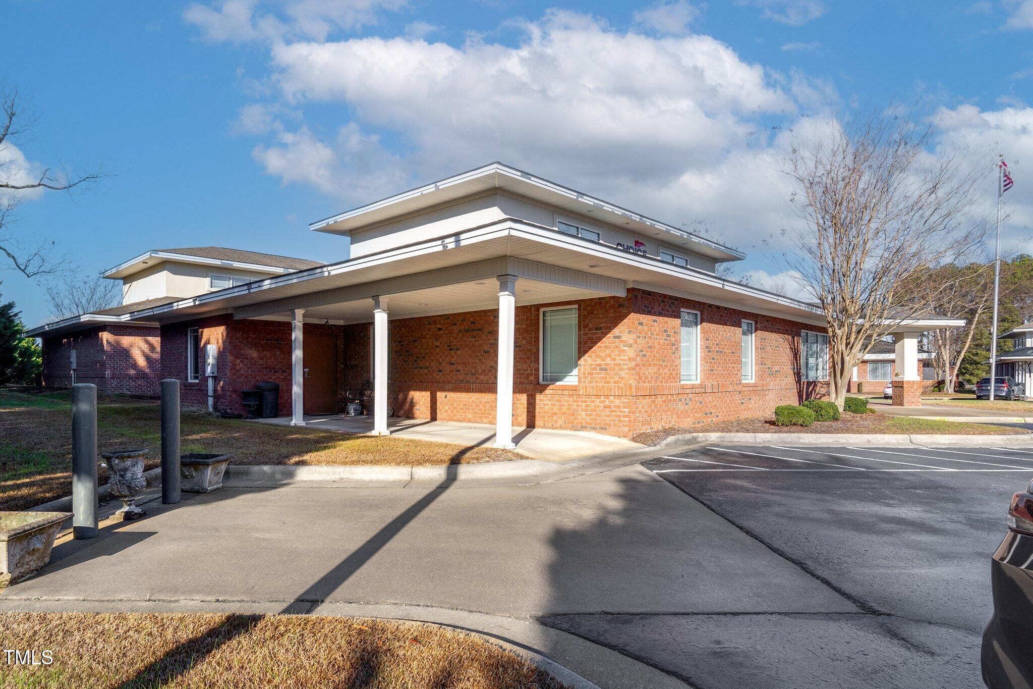 4025 Capital Drive Property Photo 4
