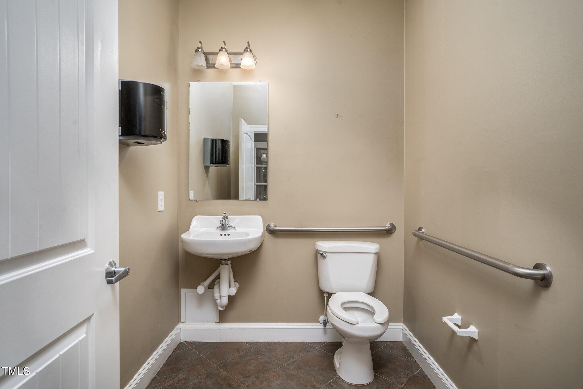 4025 Capital Drive Property Photo 38