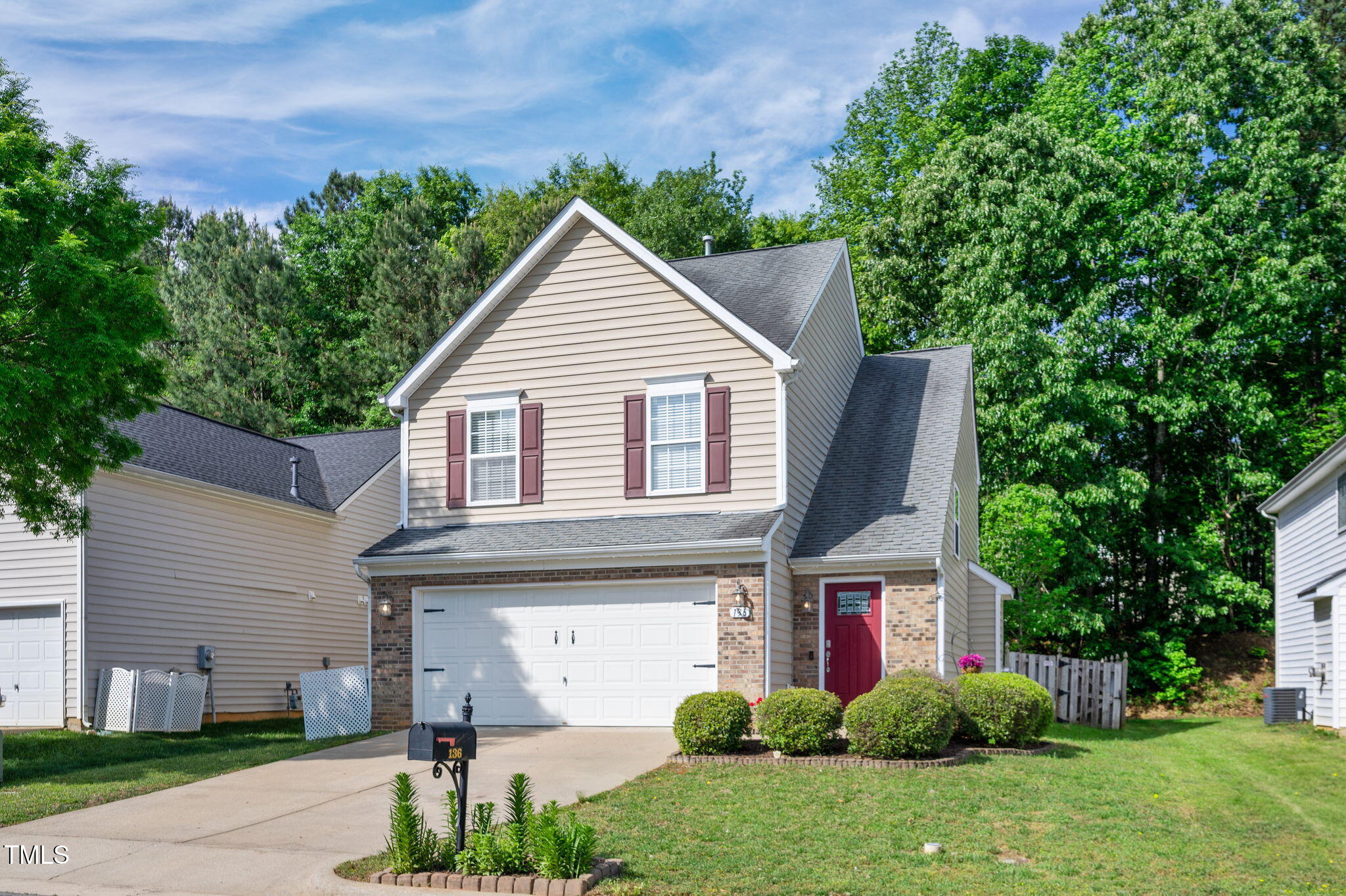136 River Pearl Street Property Photo