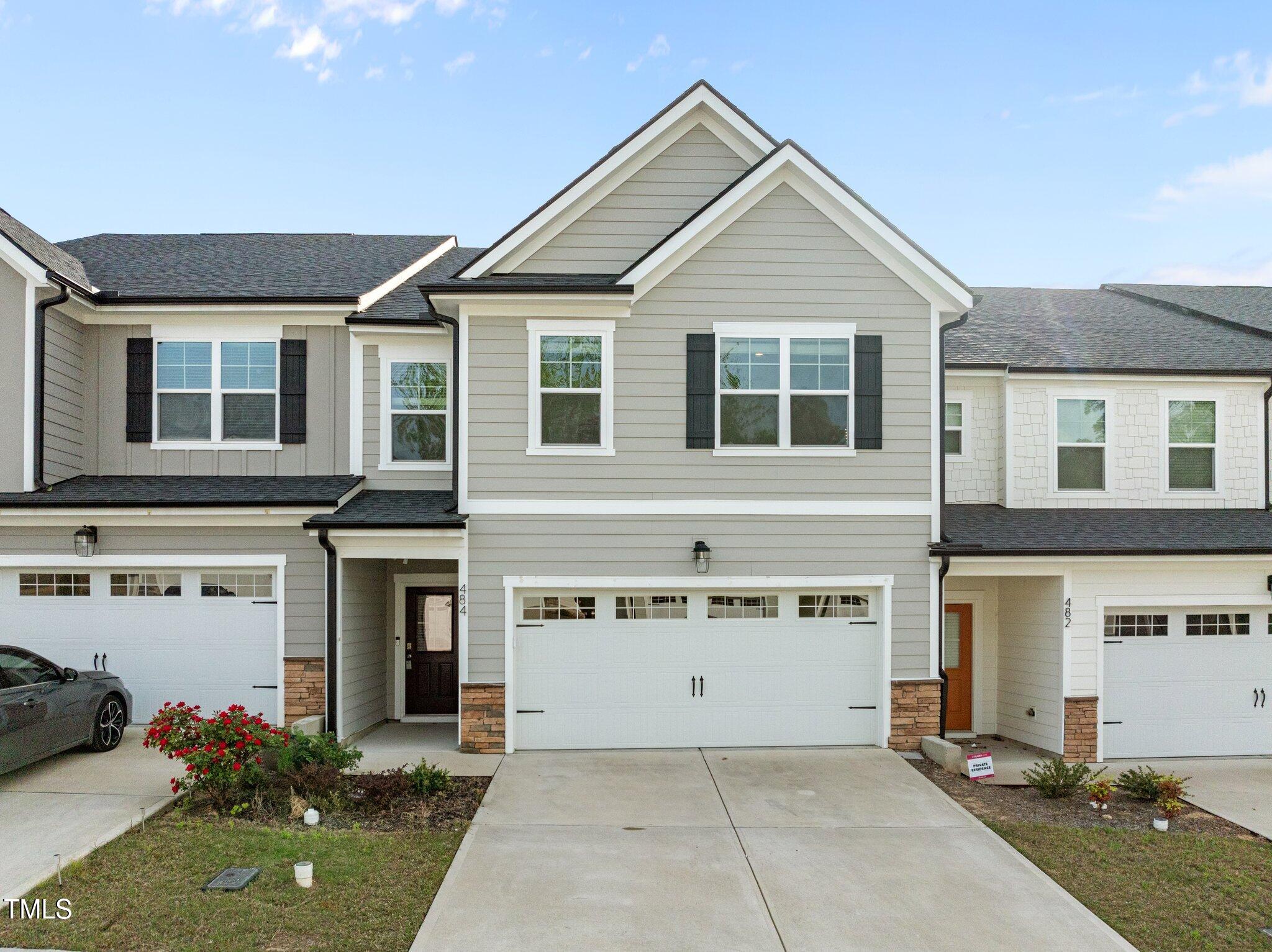 484 Autumn Rain Street Property Photo