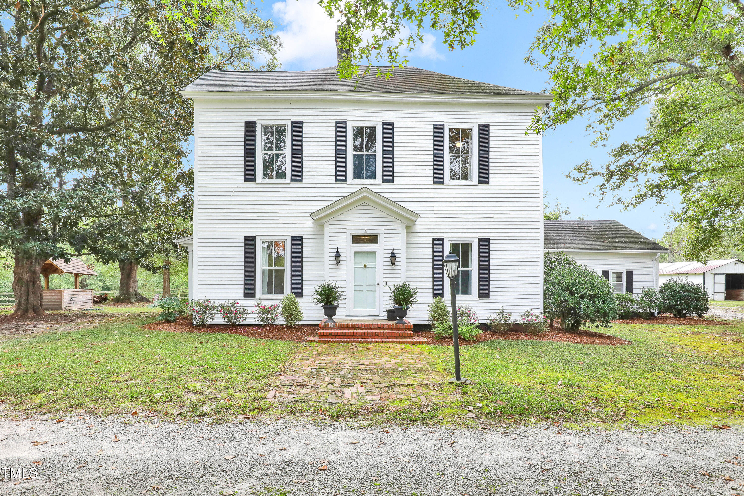 3521 Banks Road Property Photo