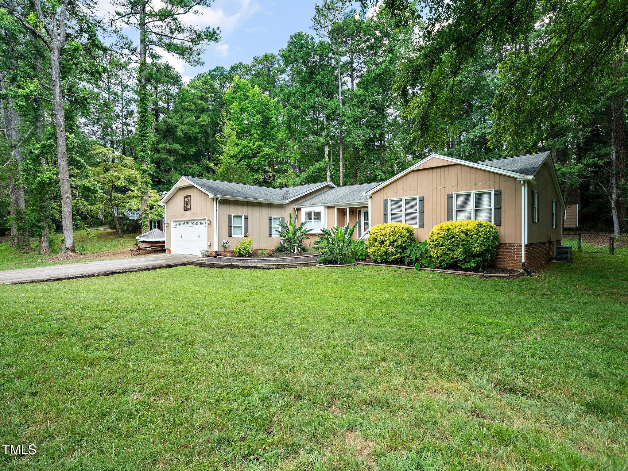 725 Van Thomas Drive Property Photo