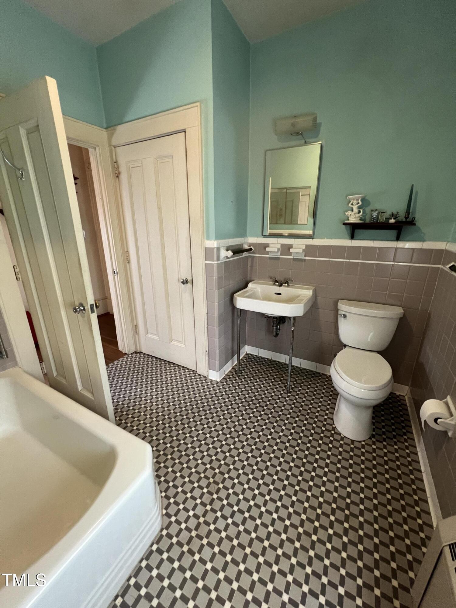 508 Eaton Avenue Property Photo 63
