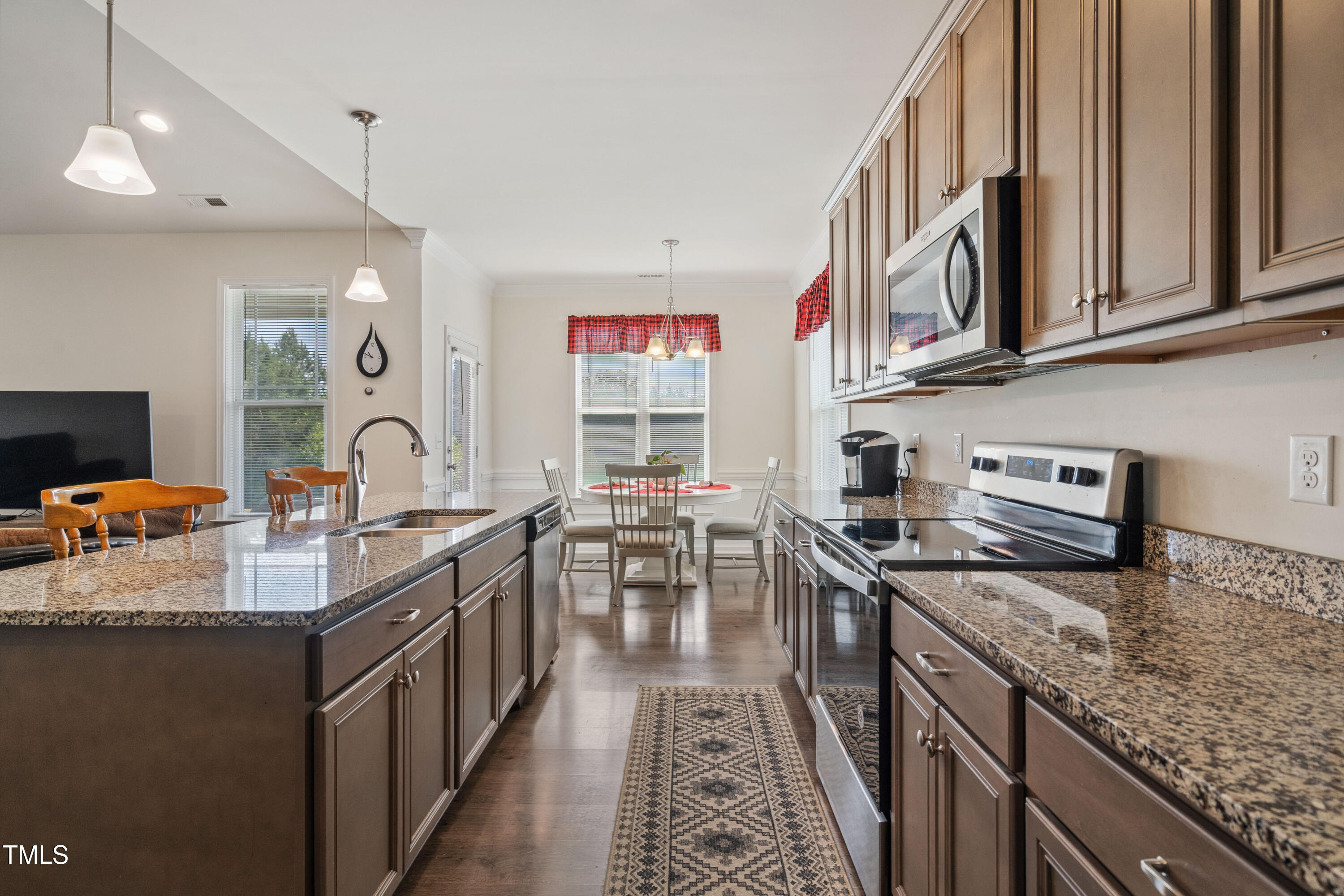 270 Oak Park Boulevard Property Photo 7