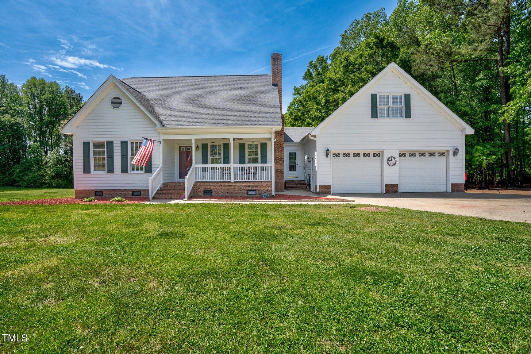 1576 Cheves Road Property Photo