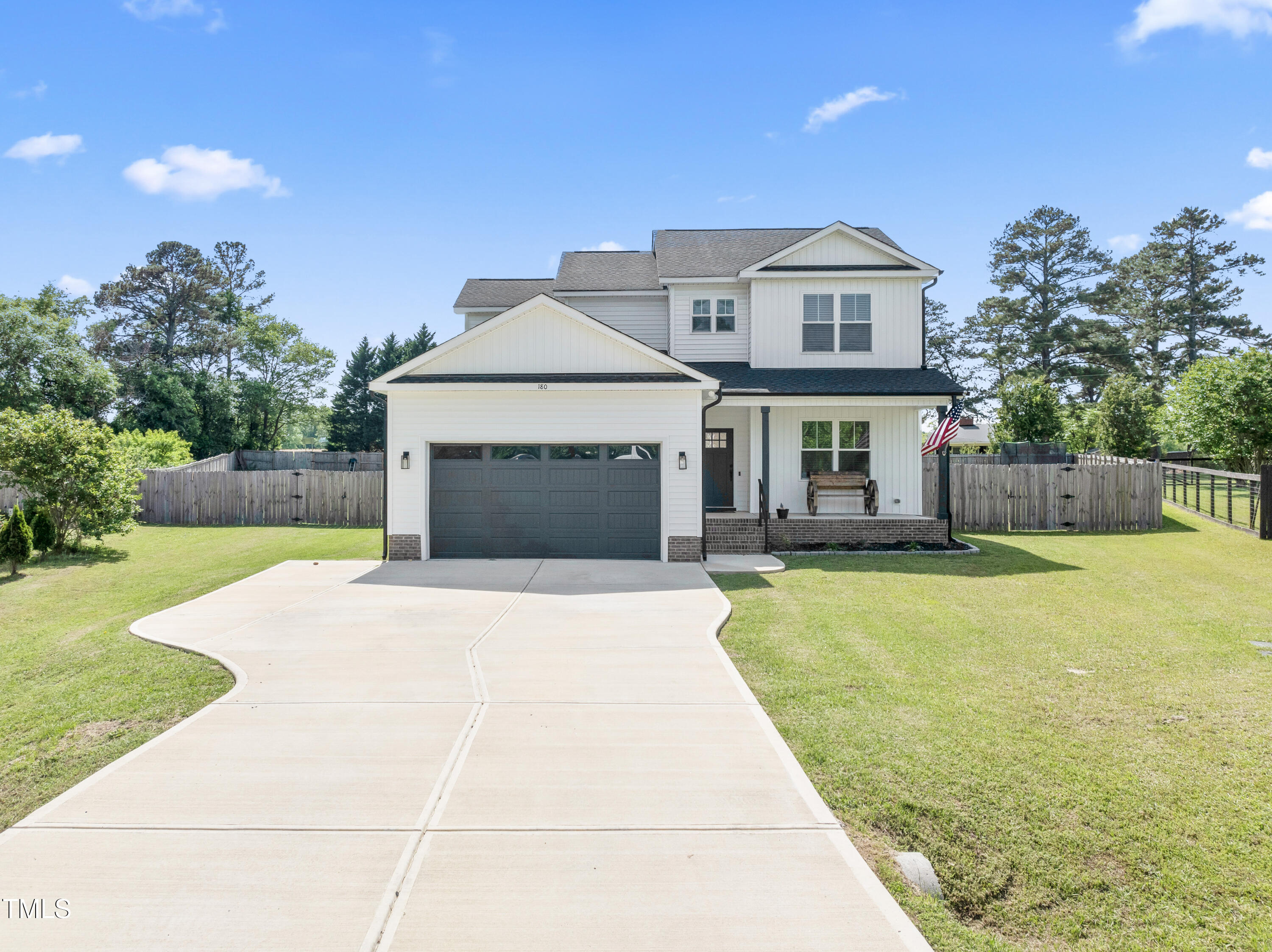 180 Packhouse Court Property Photo