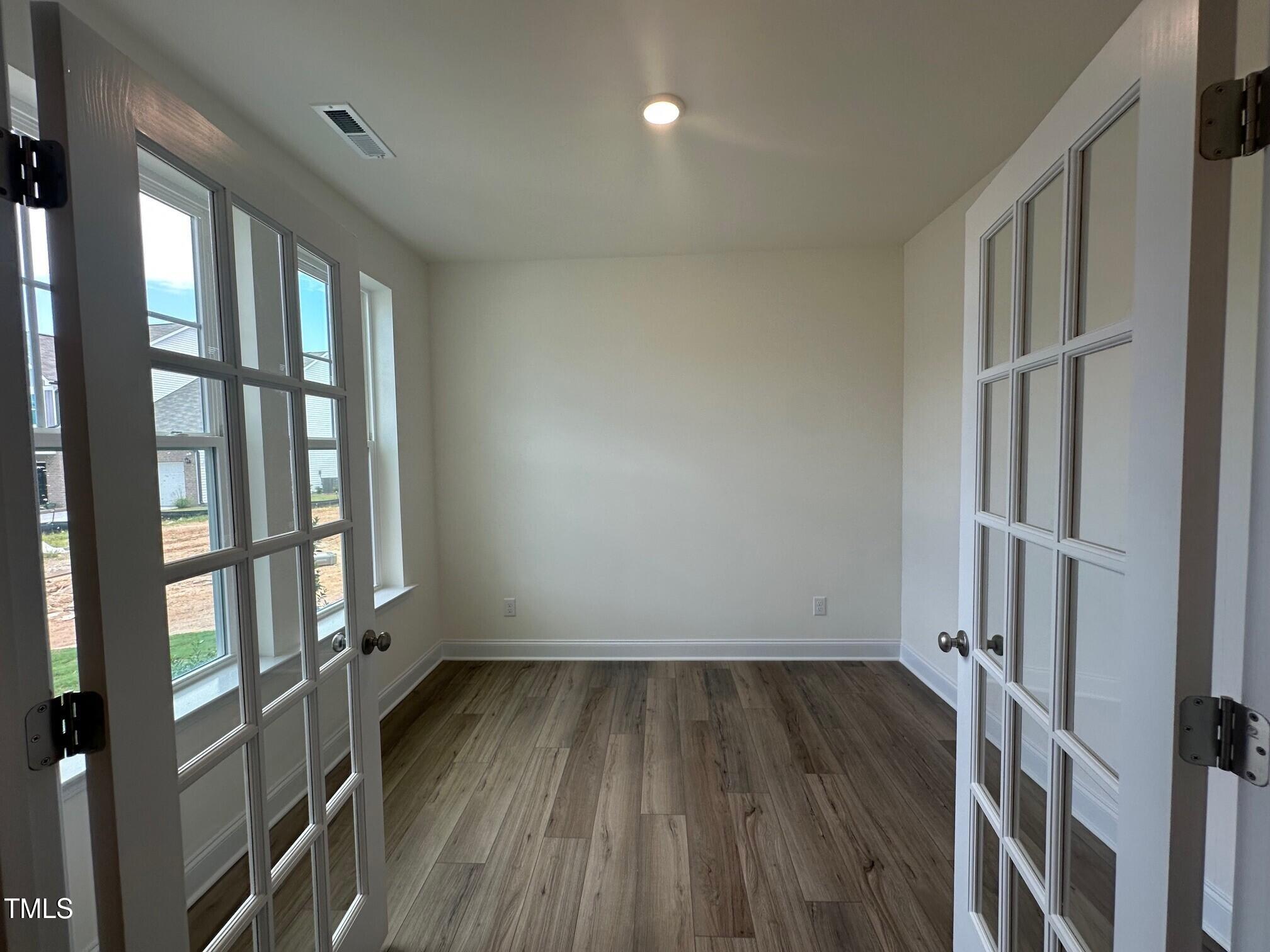 1252 Randwick Vly Court Property Photo 6