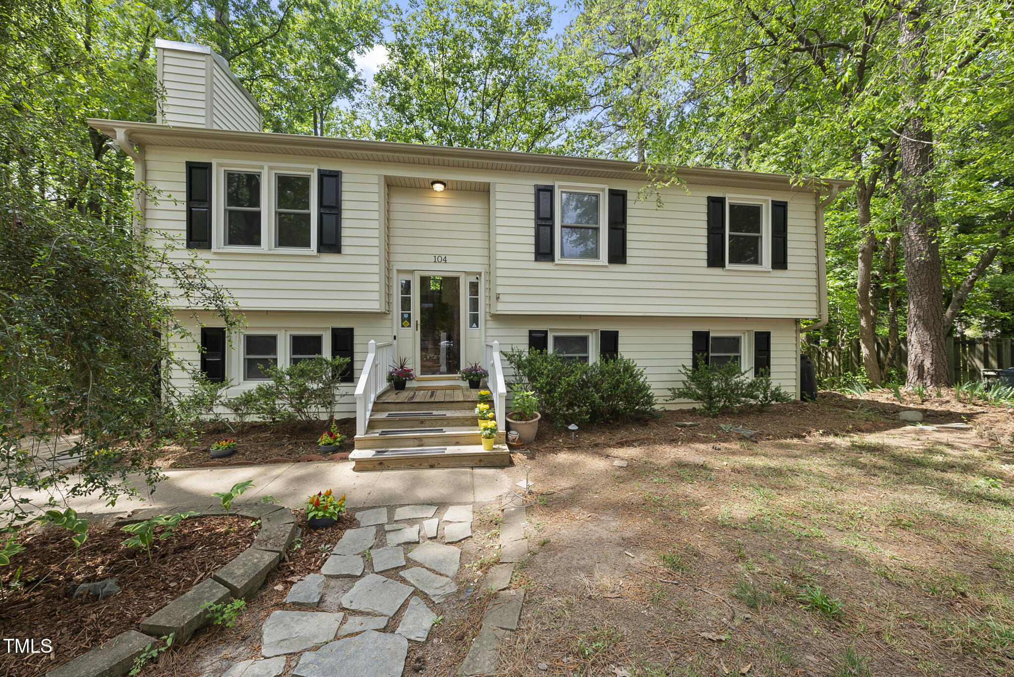 104 Farnham Court Property Photo