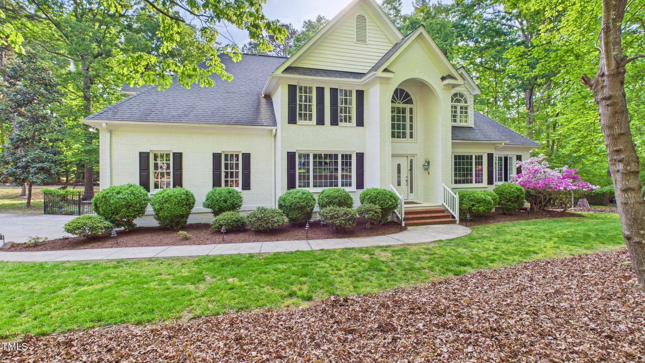 201 Johnstone Ct Court Property Photo