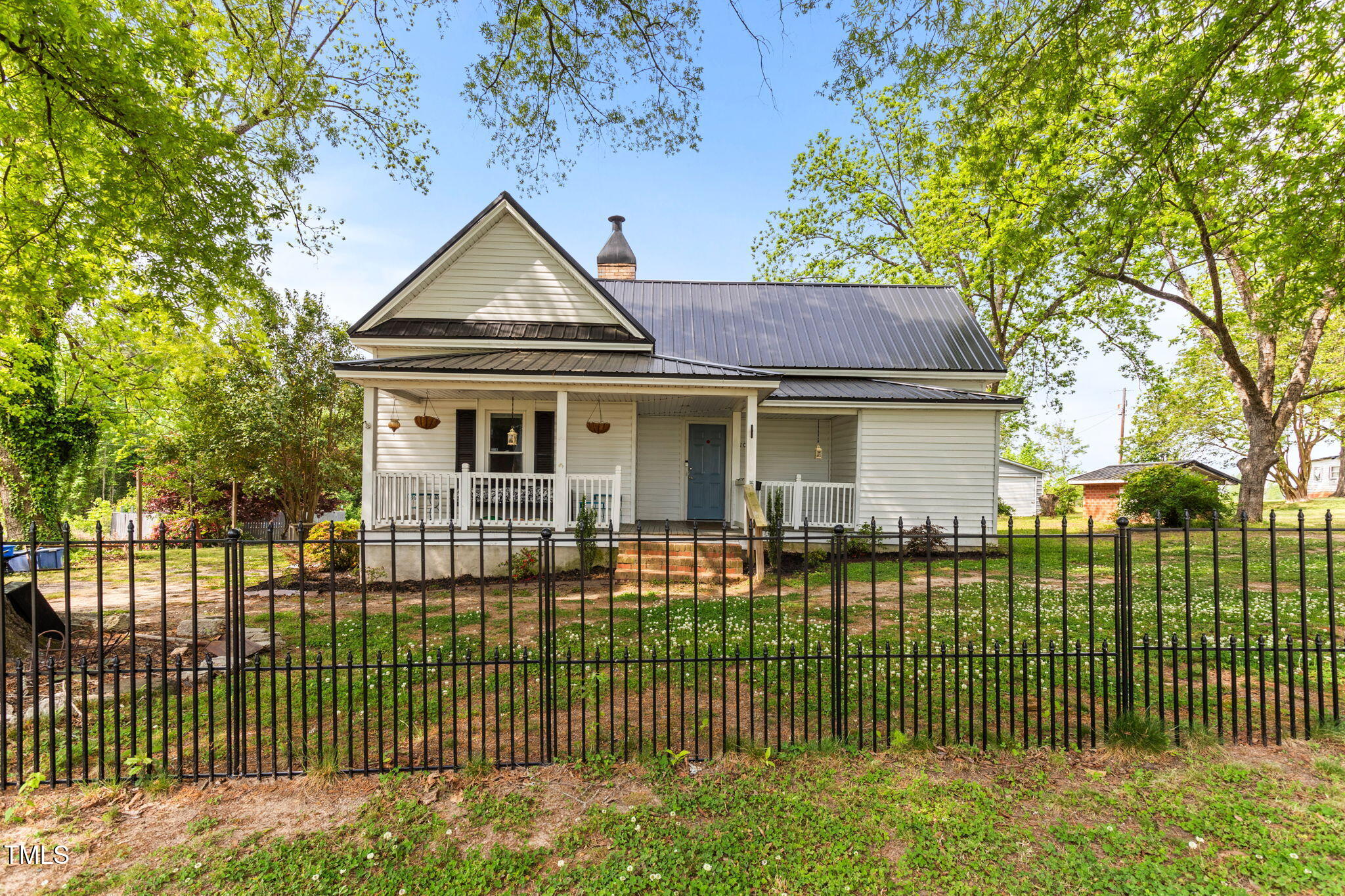 2102 Courtland Drive Property Photo