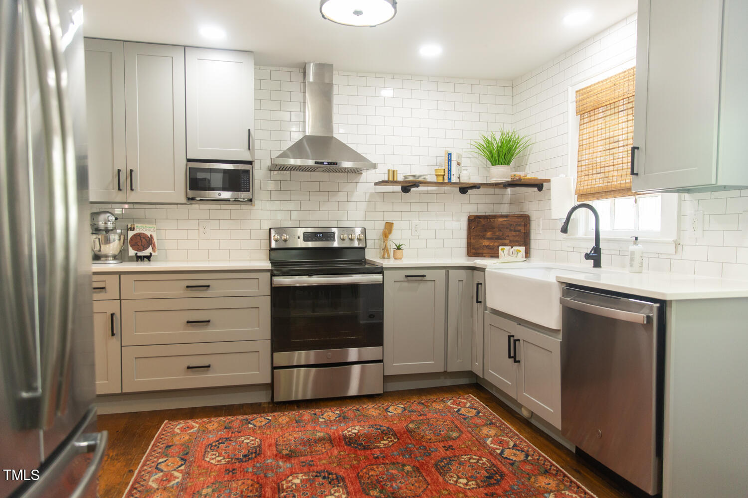 112 E Edgewood Drive Property Photo