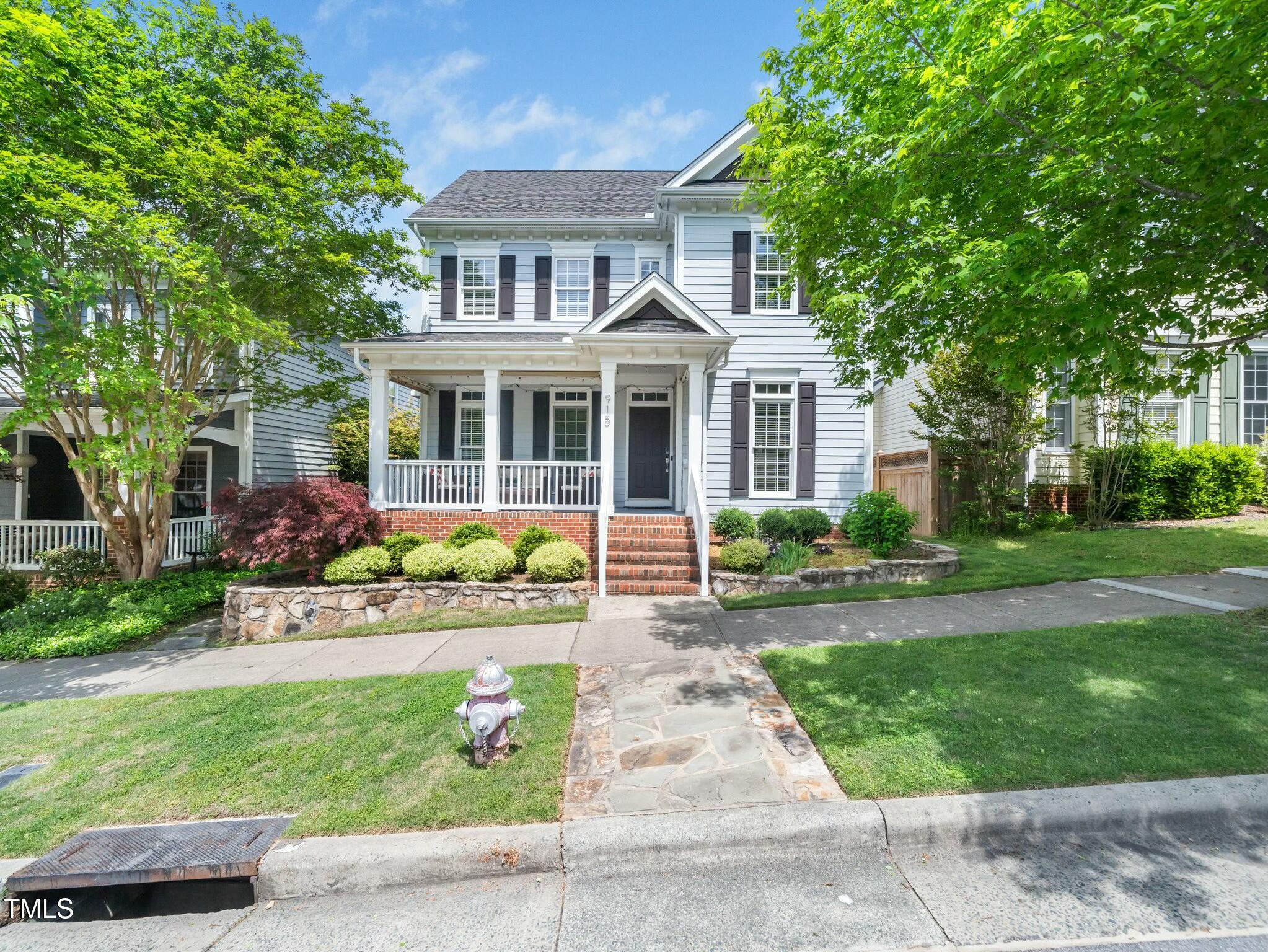 915 Edgewater Circle Property Photo