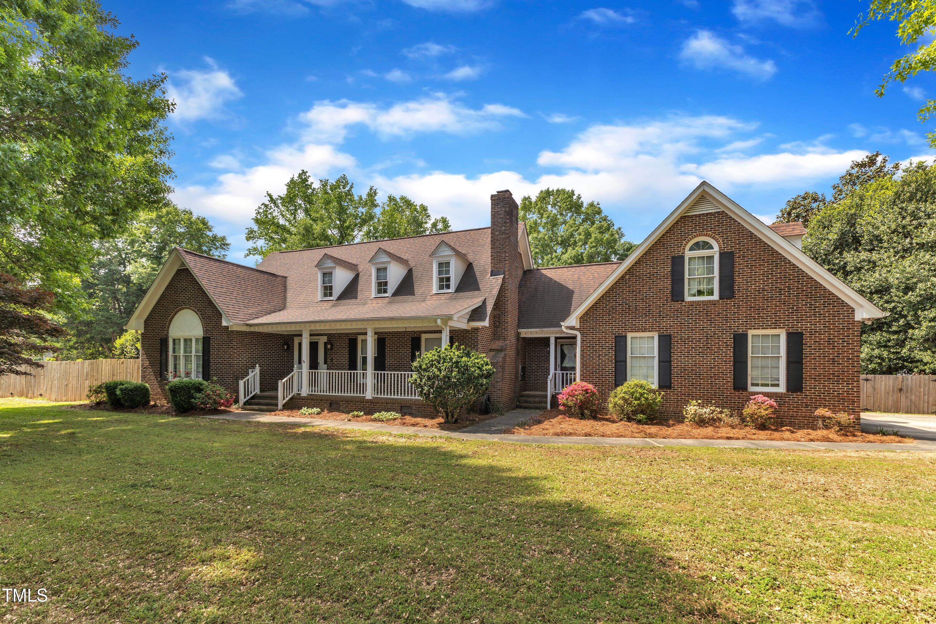 3909 Inland Court Property Photo