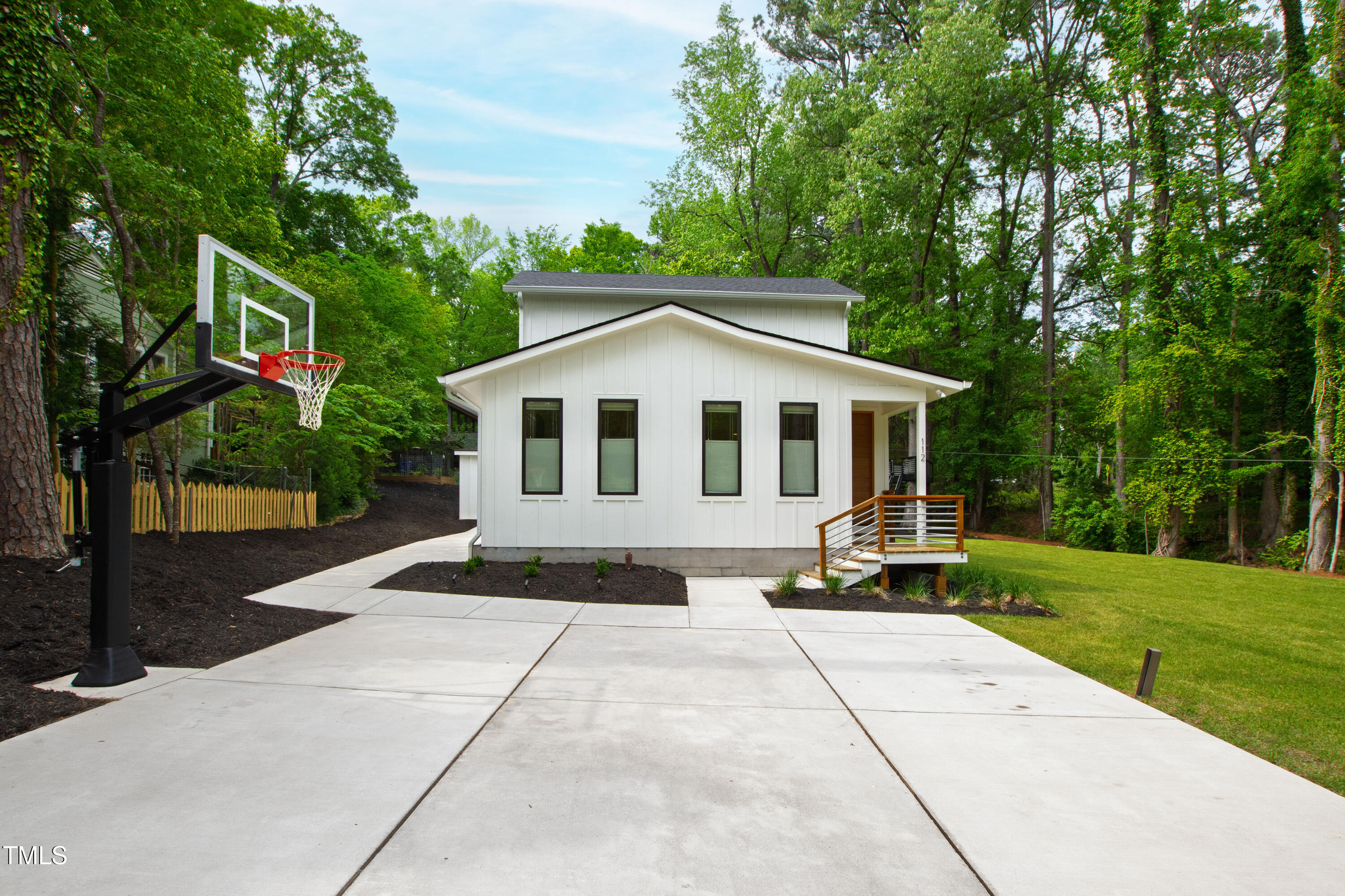 112 Meadowbrook Drive Property Photo