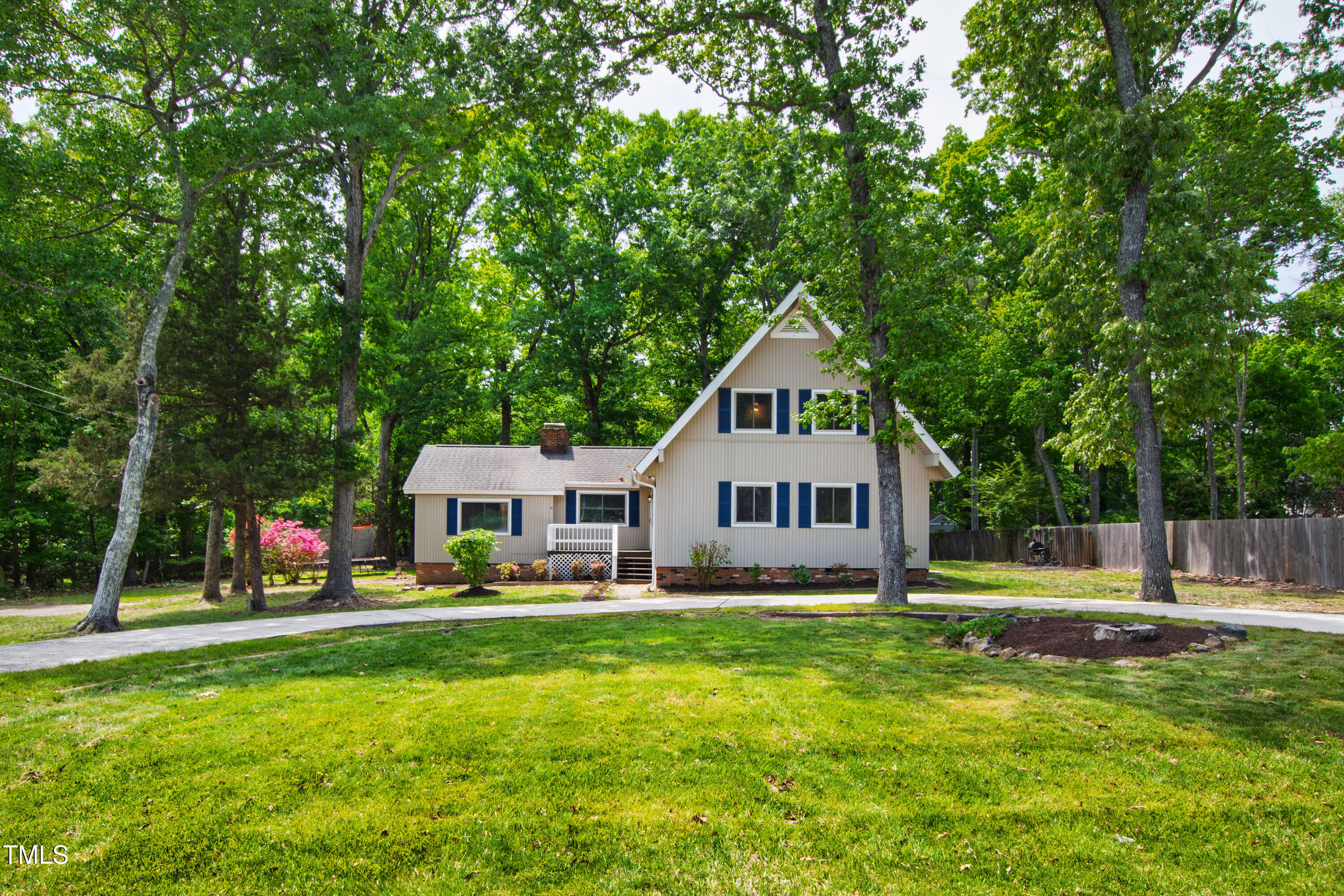1915 Redding Lane Property Photo