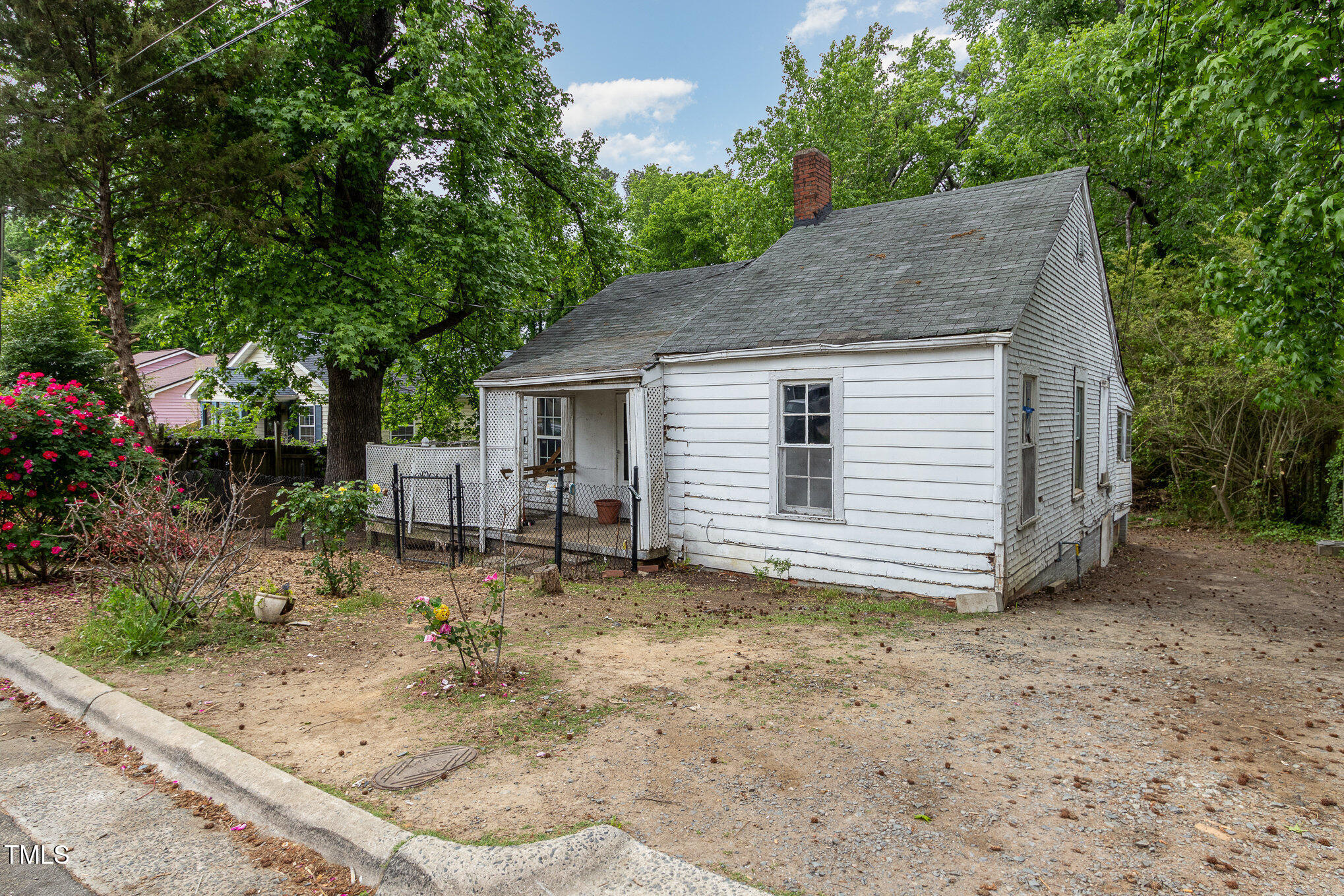 511 E Maynard Avenue Property Photo