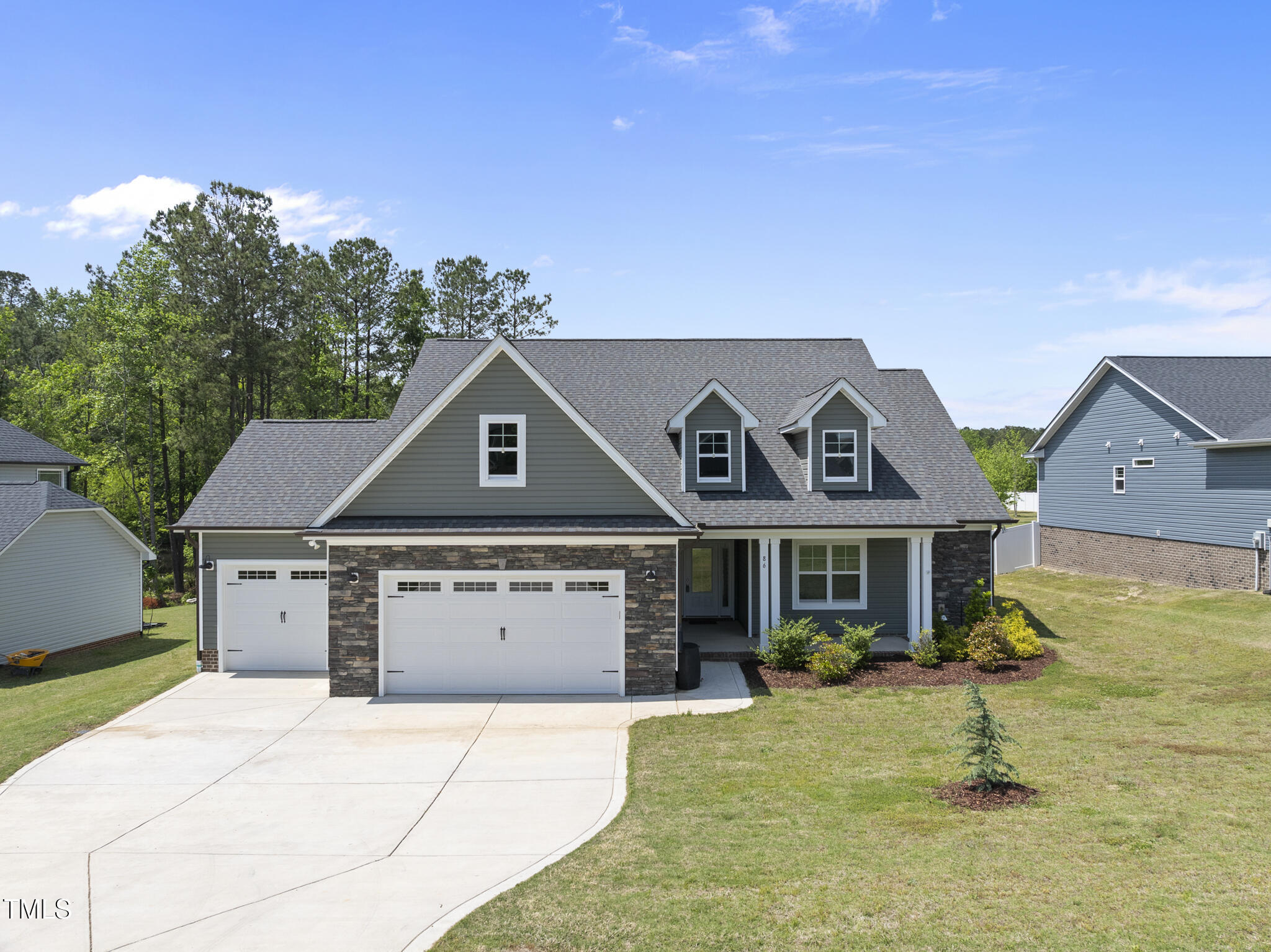 86 Buckhaven Court Property Photo