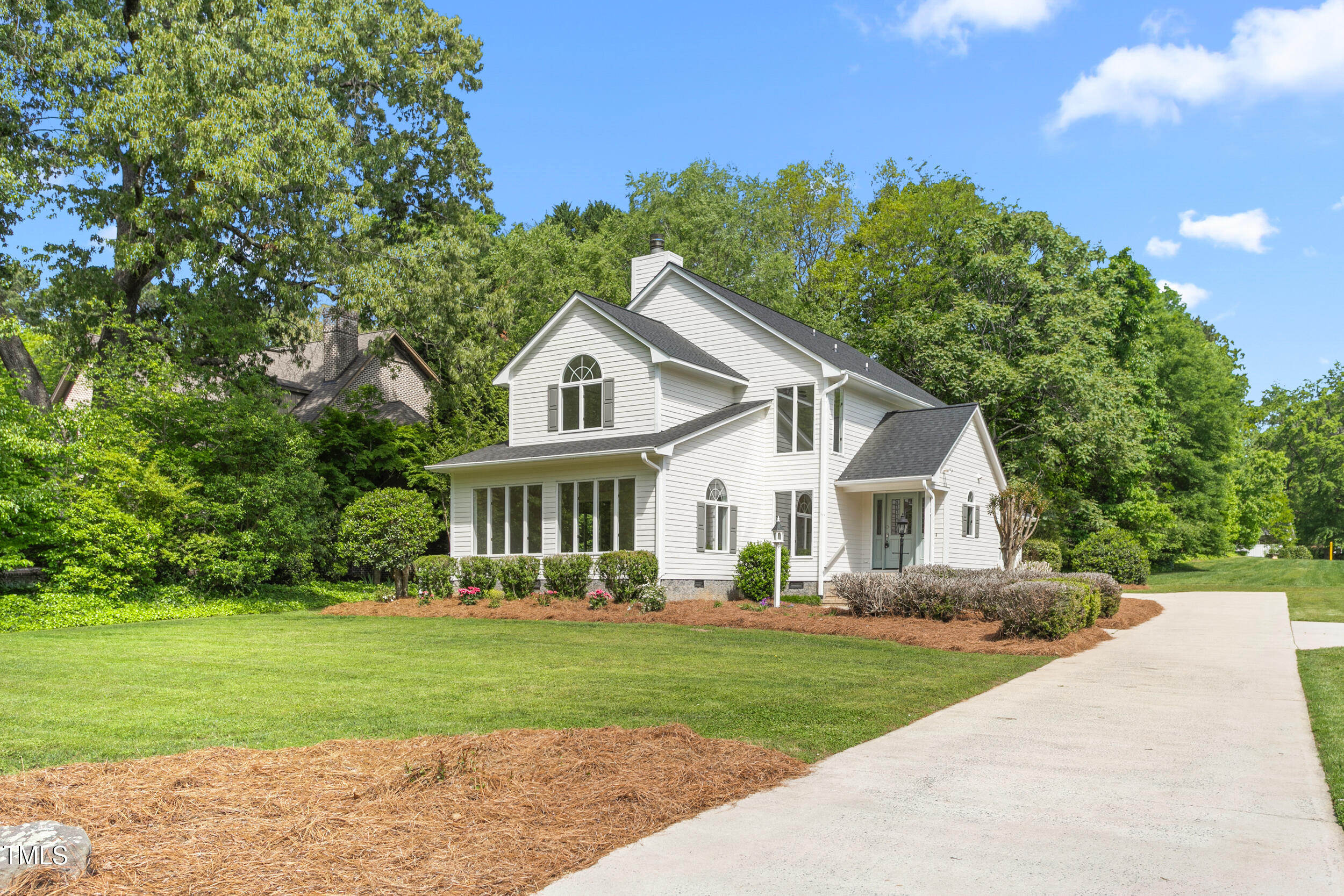 1925 W Lake Drive Property Photo